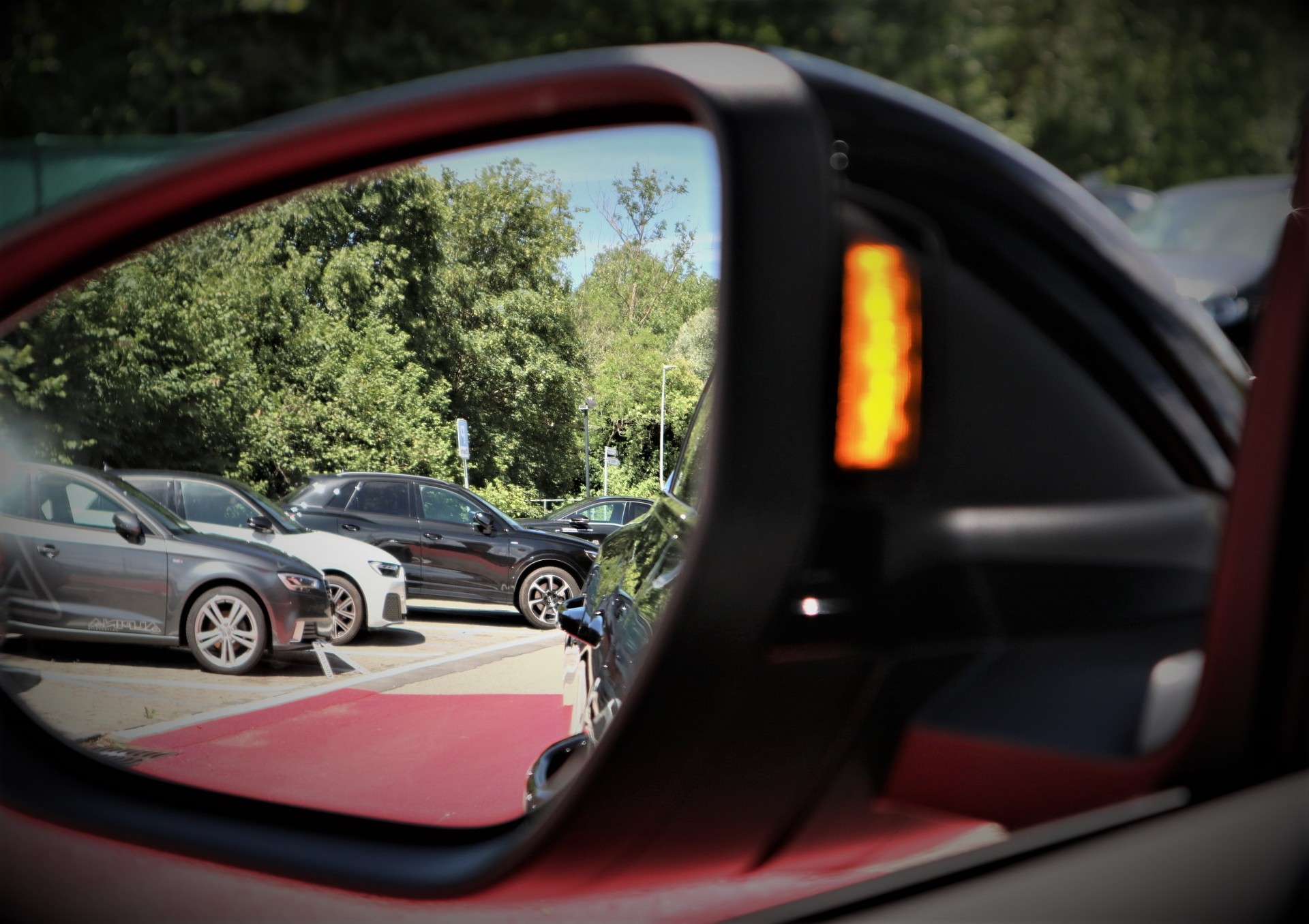AUDI e-tron 55 Sportback S Line Black Edition quattro-image-12