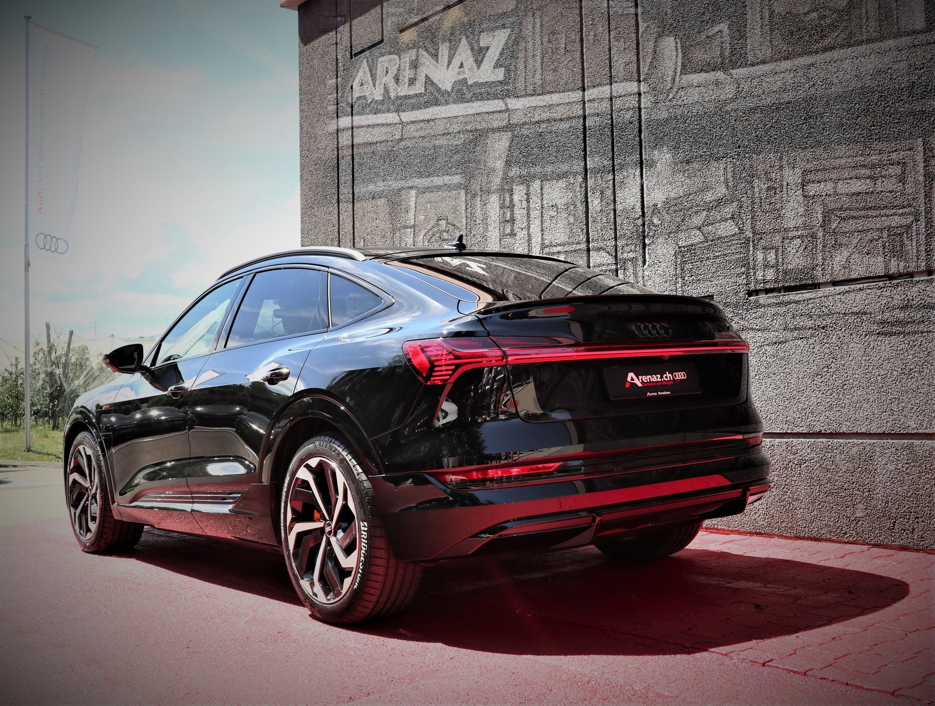 AUDI e-tron 55 Sportback S Line Black Edition quattro-image-3