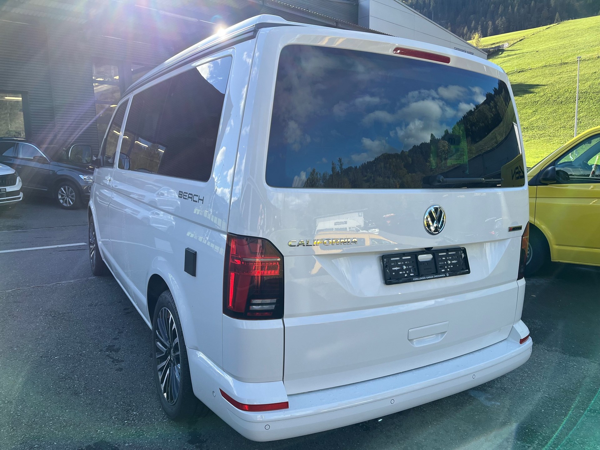 VW T6.1 California 2.0TDI Beach Liberty 4Motion DSG-image-3