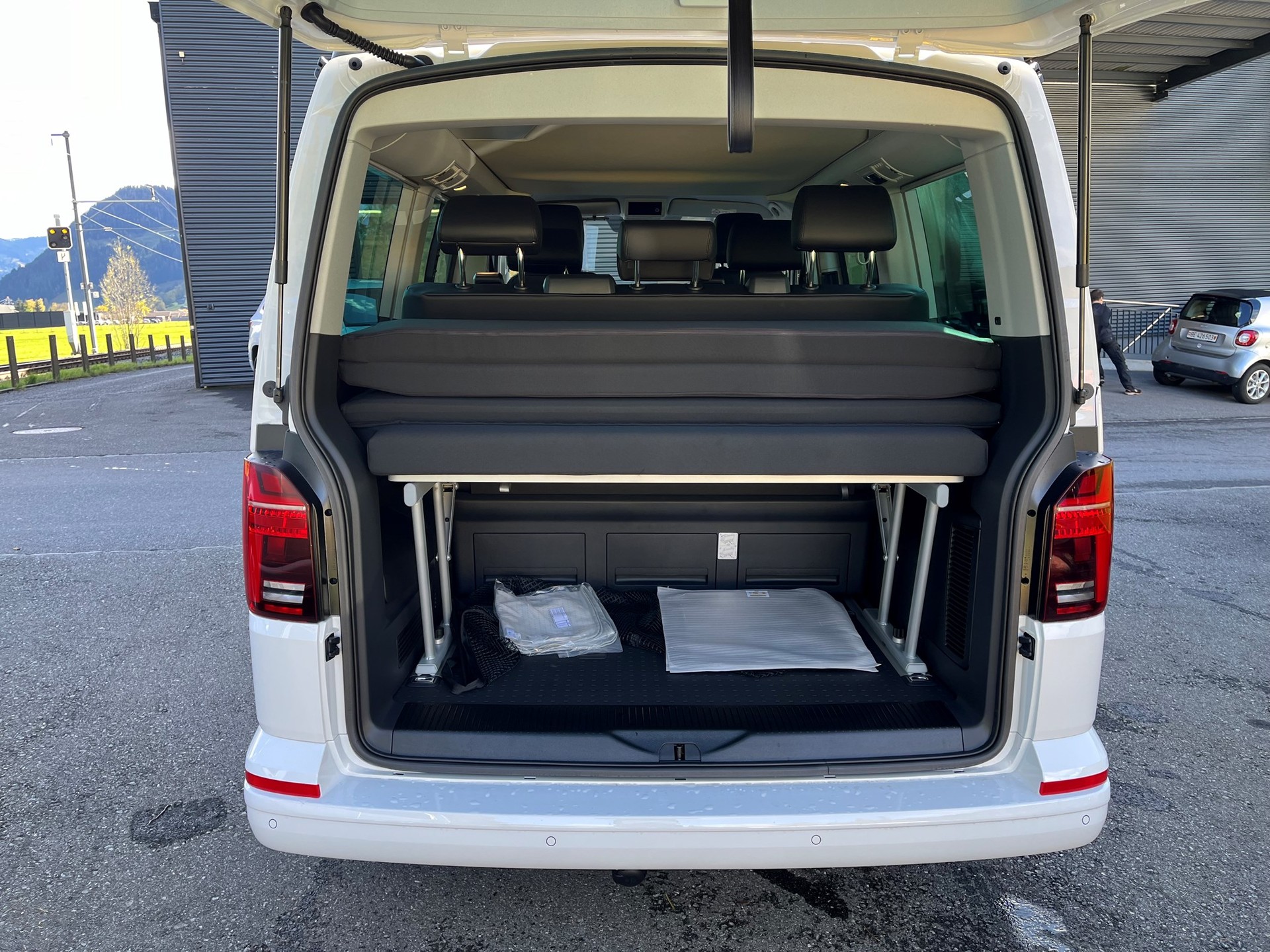 VW T6.1 California 2.0TDI Beach Liberty 4Motion DSG-image-7