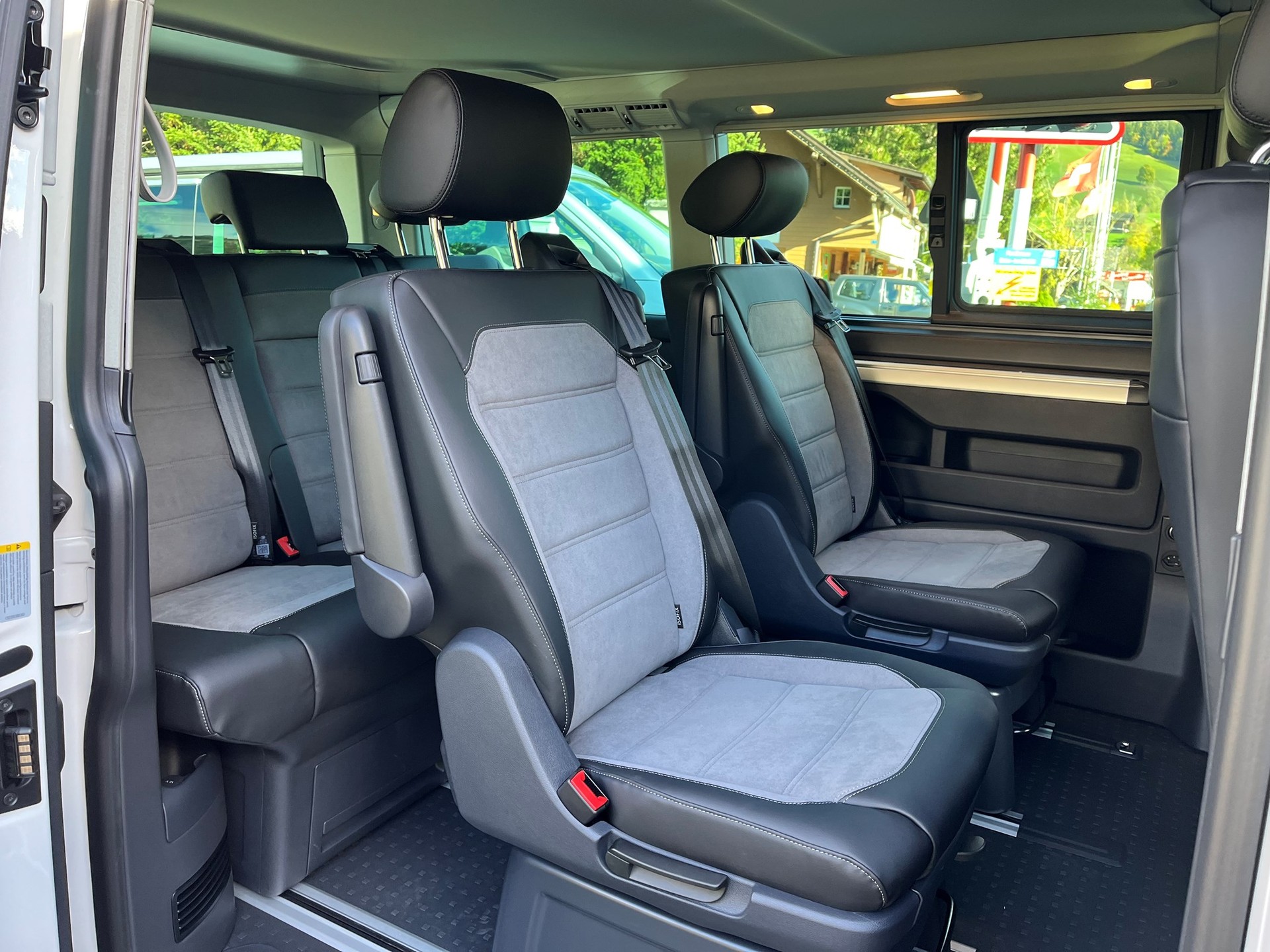 VW T6.1 California 2.0TDI Beach Liberty 4Motion DSG-image-8