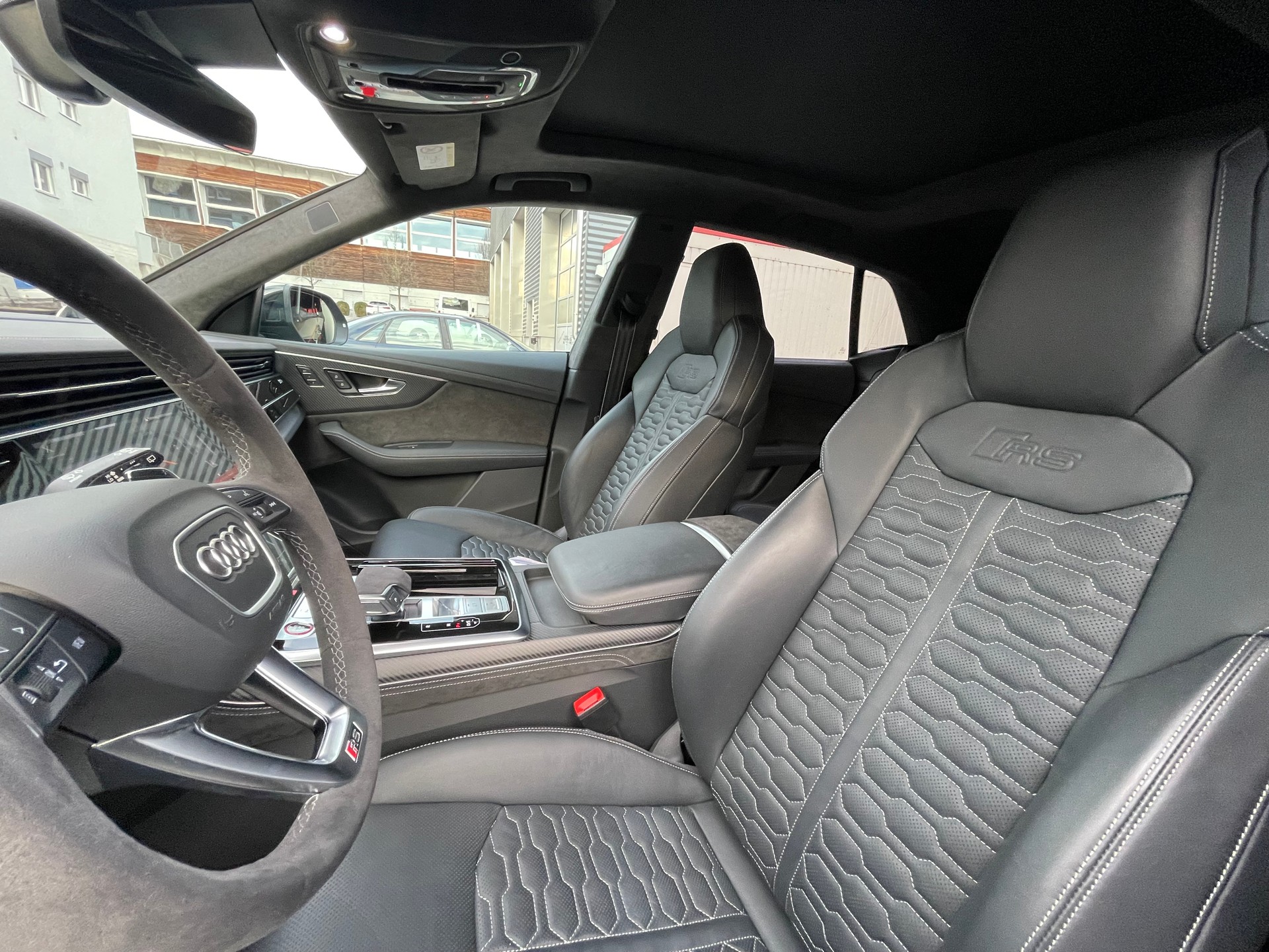 AUDI RSQ8 quattro tiptronic-image-12