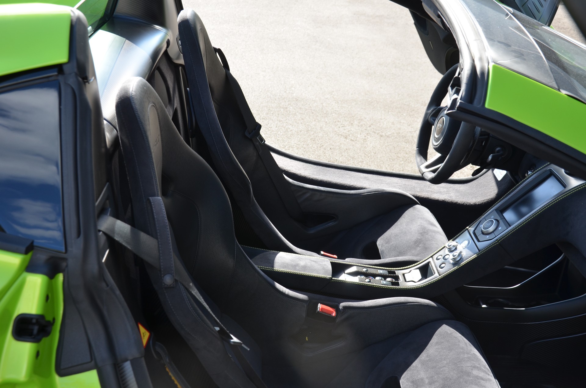 McLAREN 675LT Spider 3.8 V8 SSG-image-19