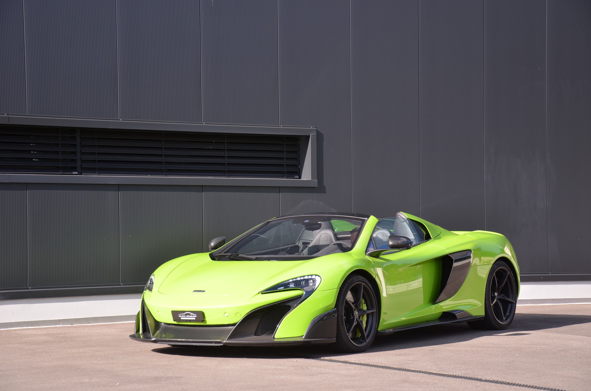 McLAREN 675LT Spider 3.8 V8 SSG-showroom-element-2
