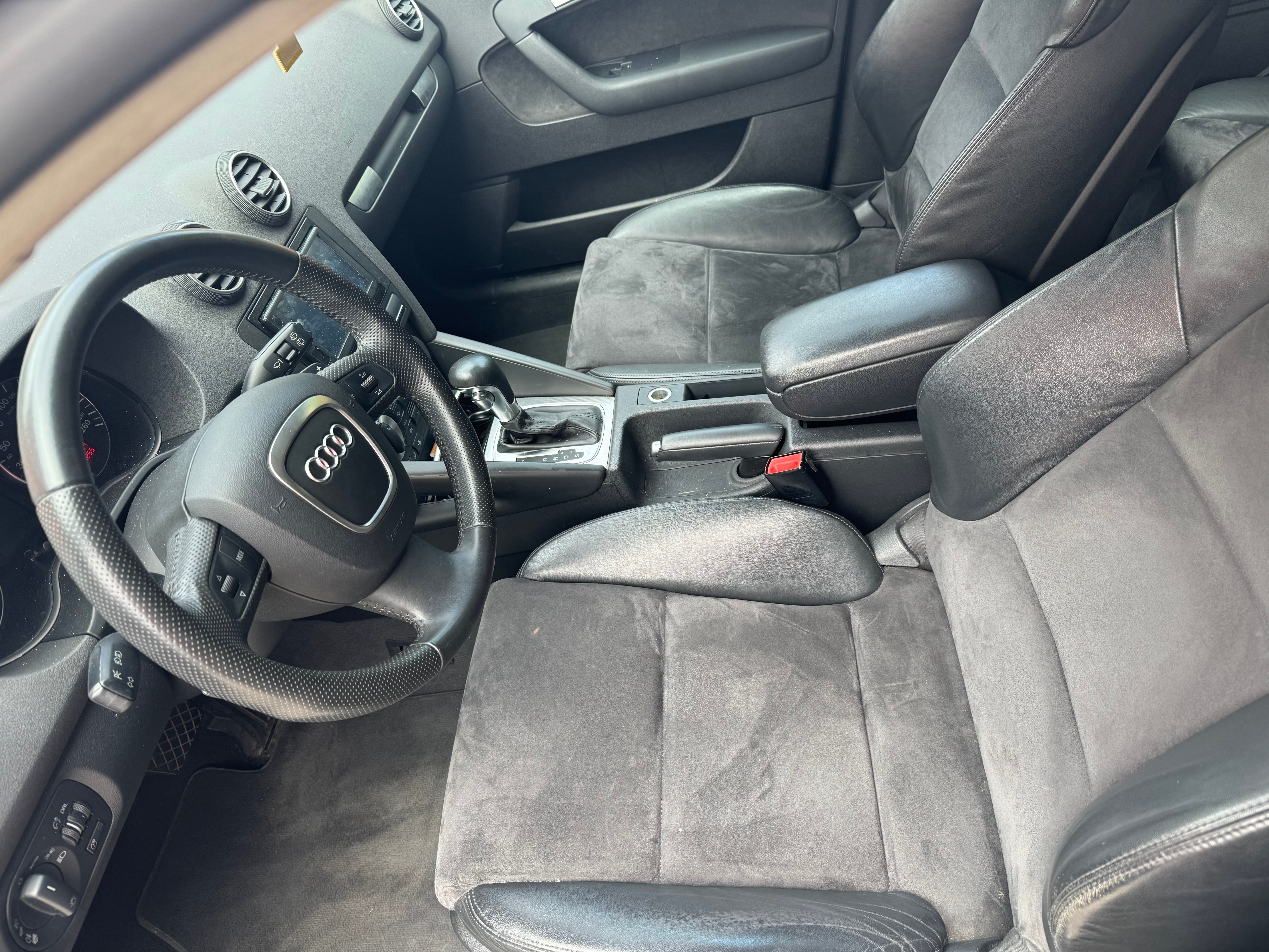 AUDI A3 Sportback 1.8 Turbo FSI Ambition — slika 9