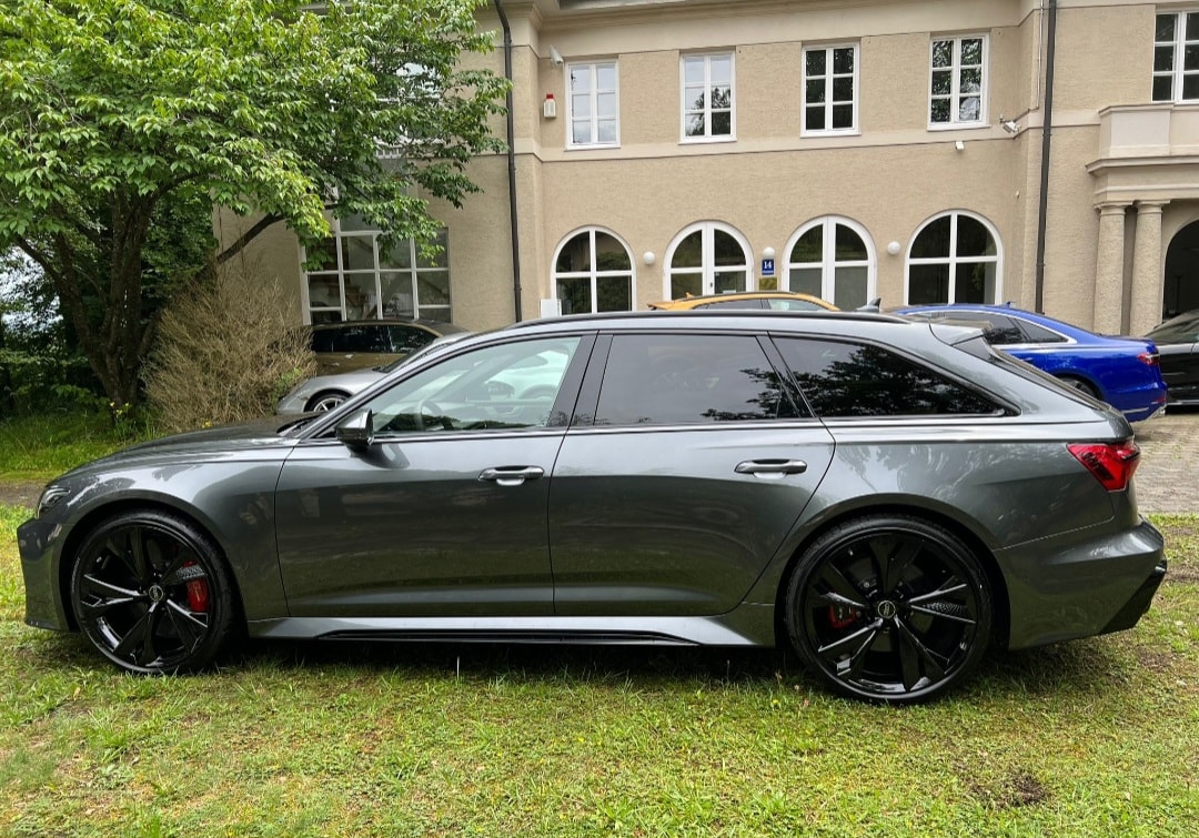 AUDI RS6 Avant 4.0 TFSI V8 Performance quattro-image-1