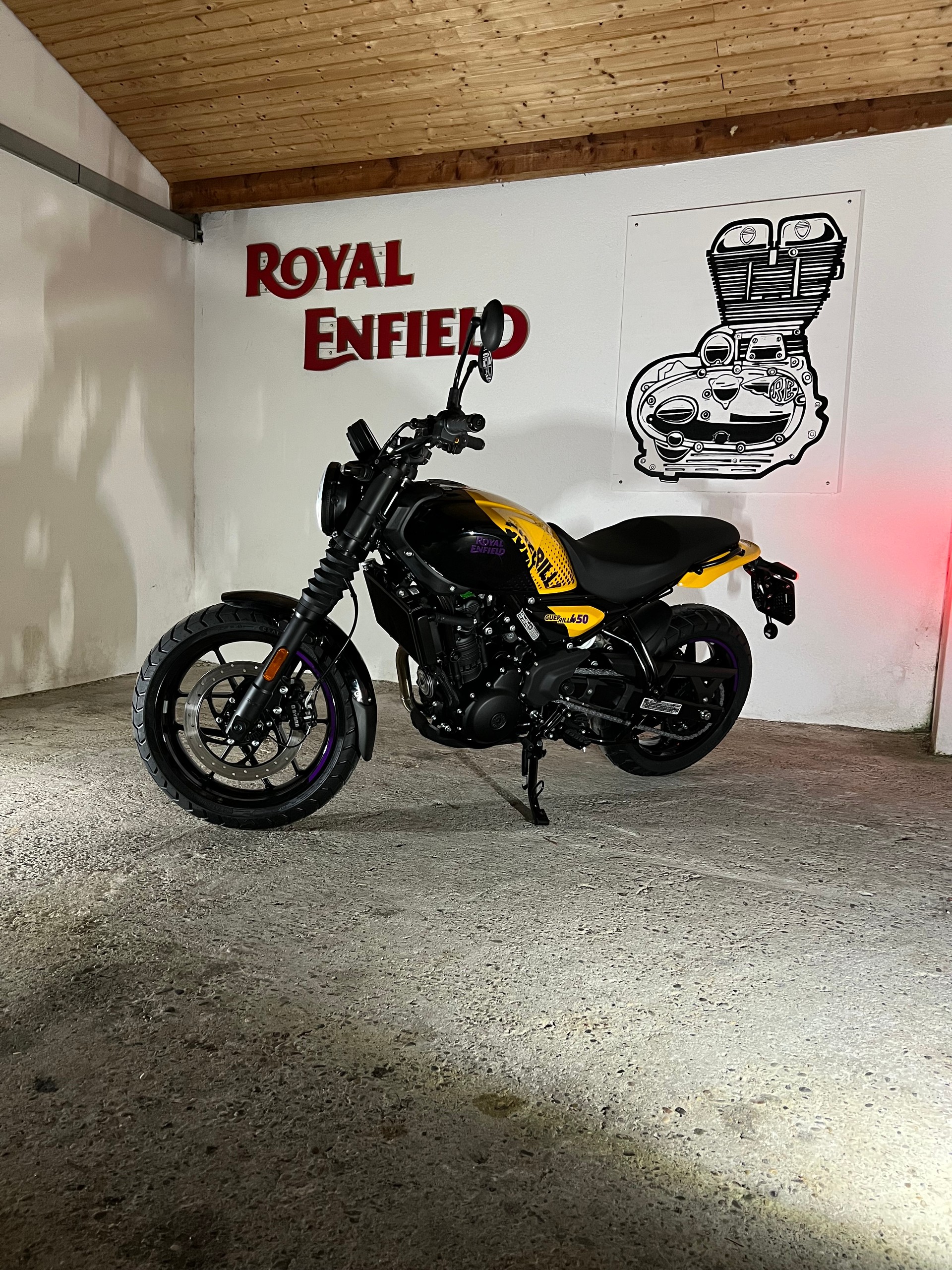 ROYAL ENFIELD Guerrilla 450-image-2