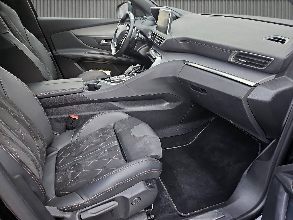 PEUGEOT 3008 2.0 BlueHDi 180 GT-image-8