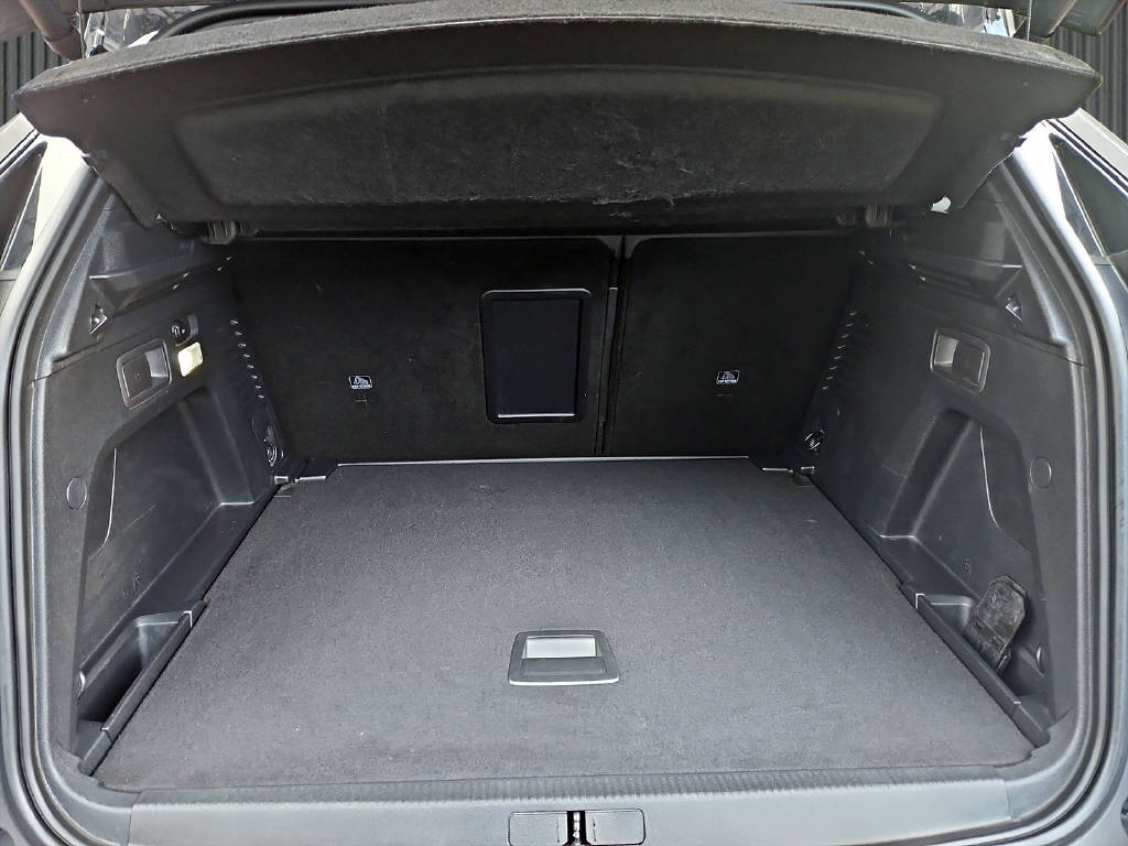 PEUGEOT 3008 2.0 BlueHDi 180 GT-image-5