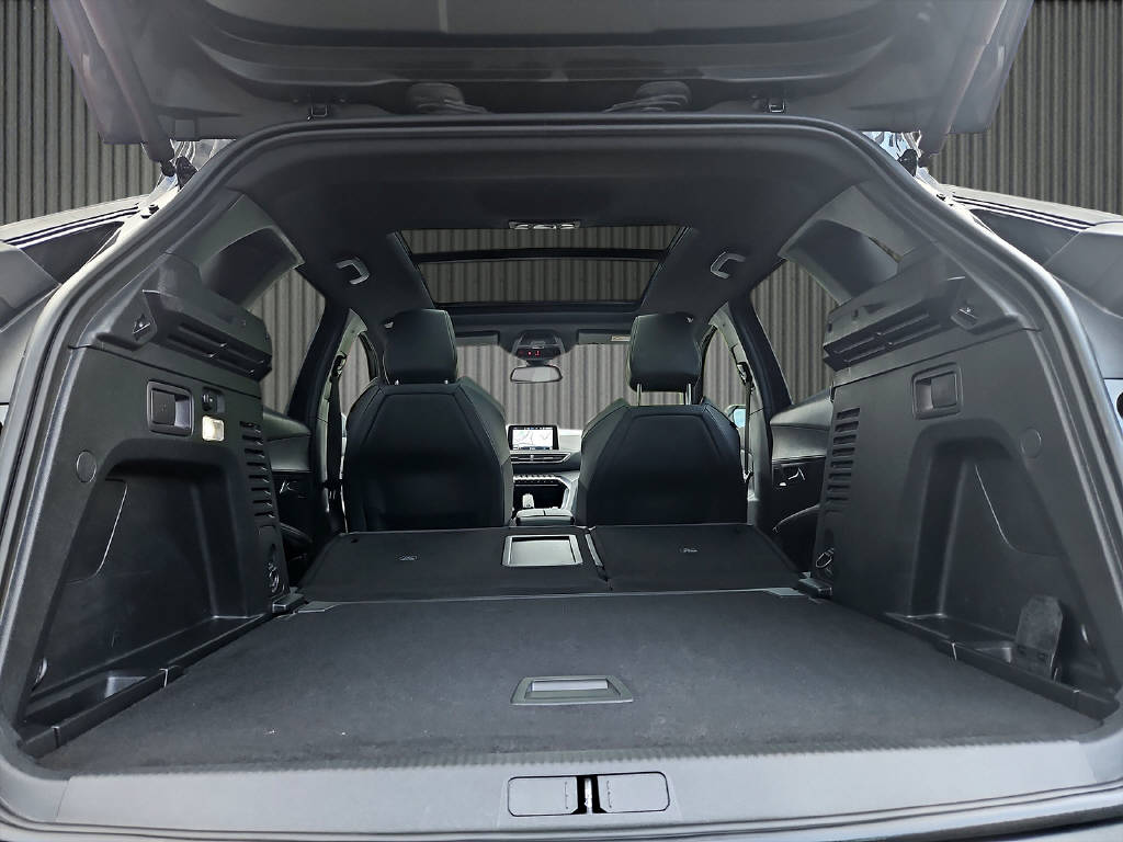 PEUGEOT 3008 2.0 BlueHDi 180 GT-image-9