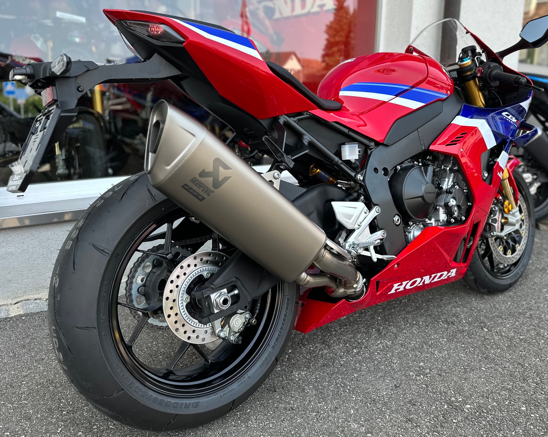 HONDA CBR 1000 RR-R Fireblade SP-showroom-element-3