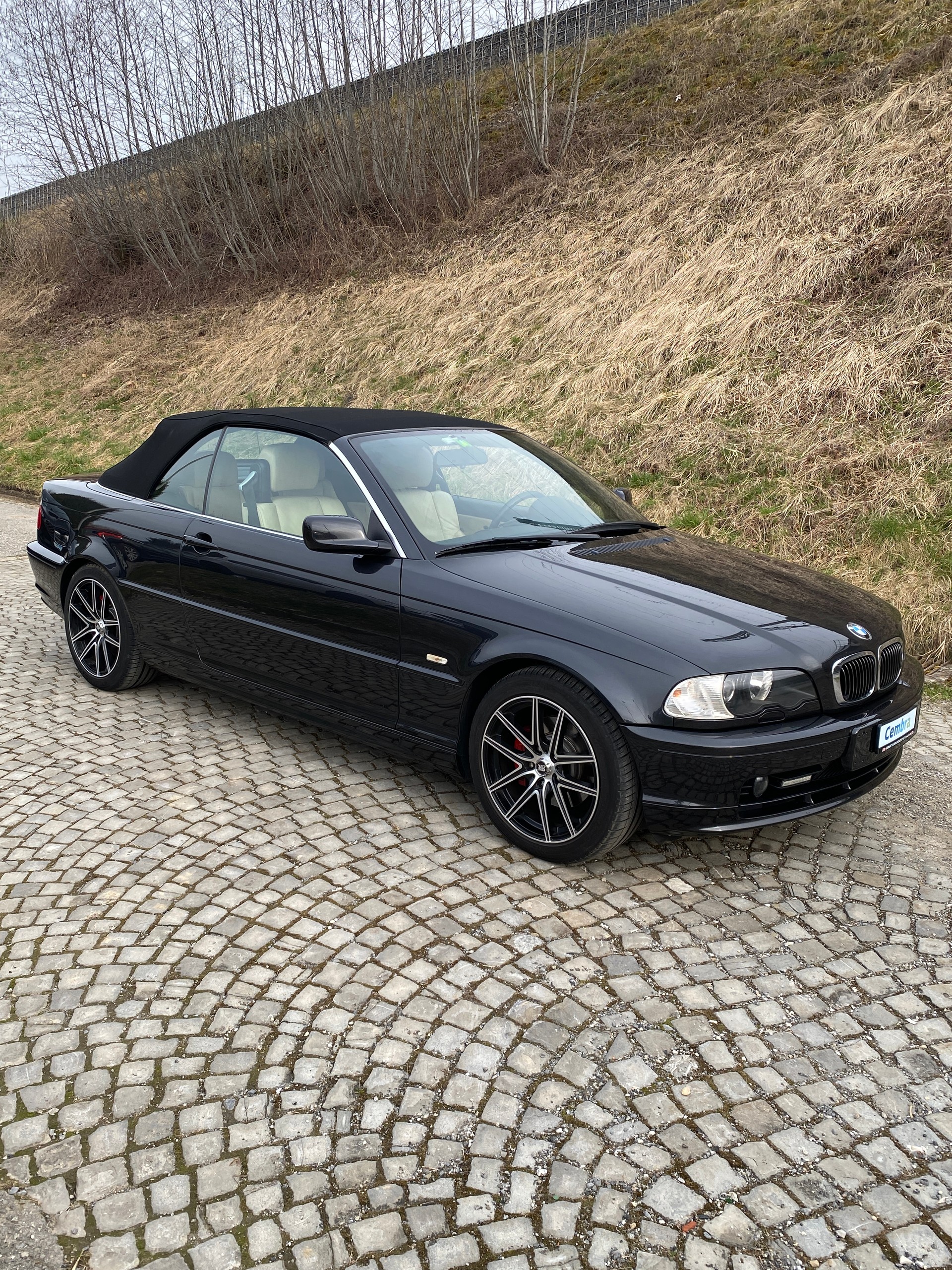 BMW 325Ci Cabriolet-image-1