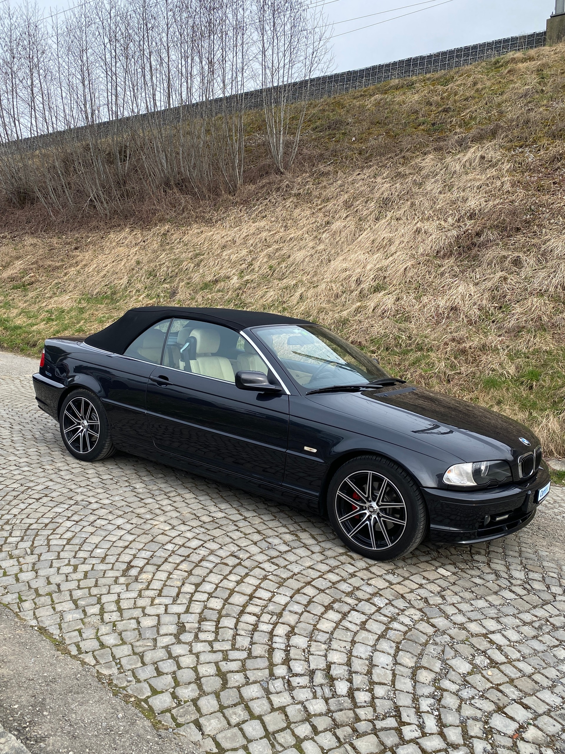 BMW 325Ci Cabriolet-image-3