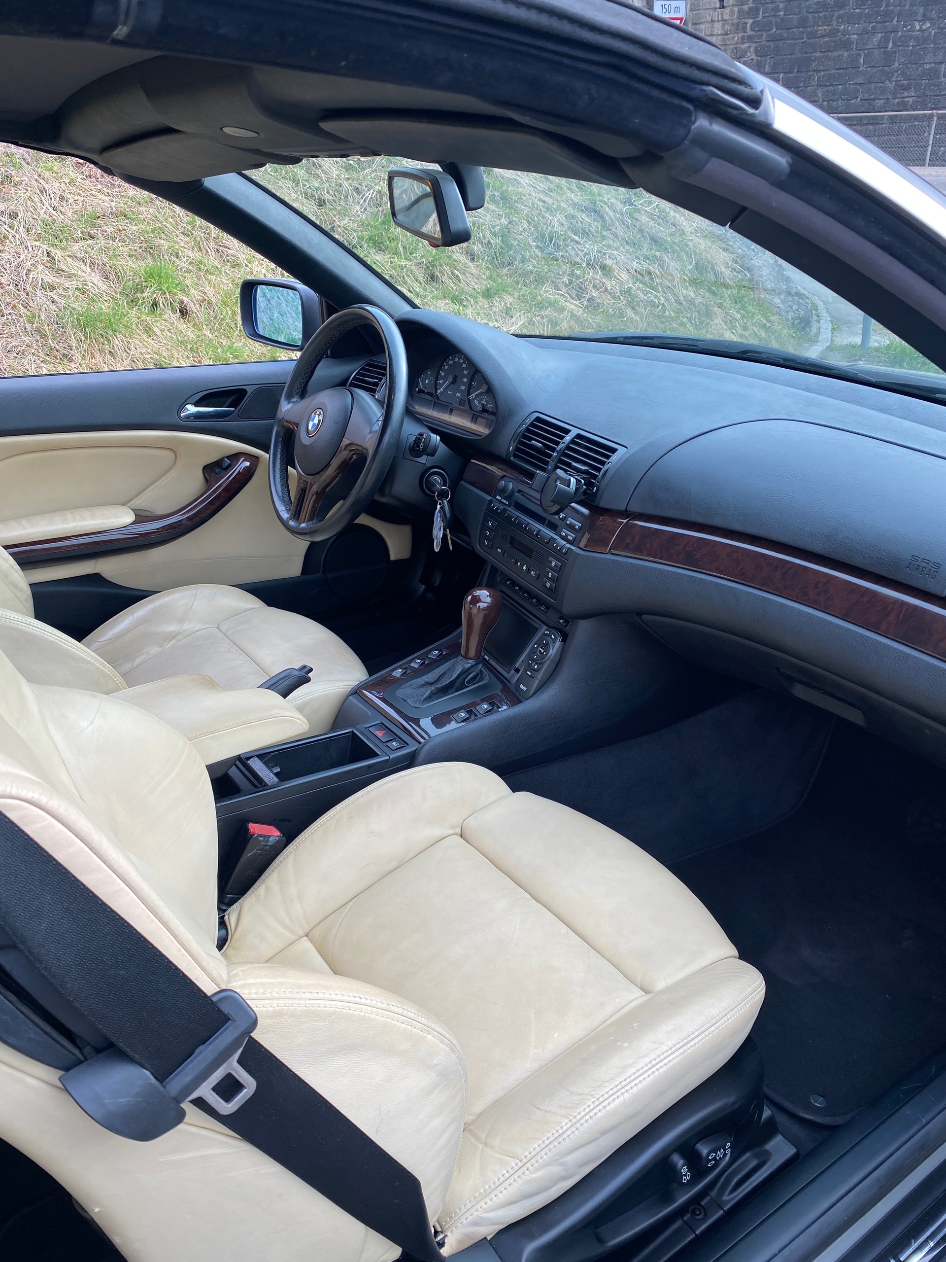 BMW 325Ci Cabriolet-image-5
