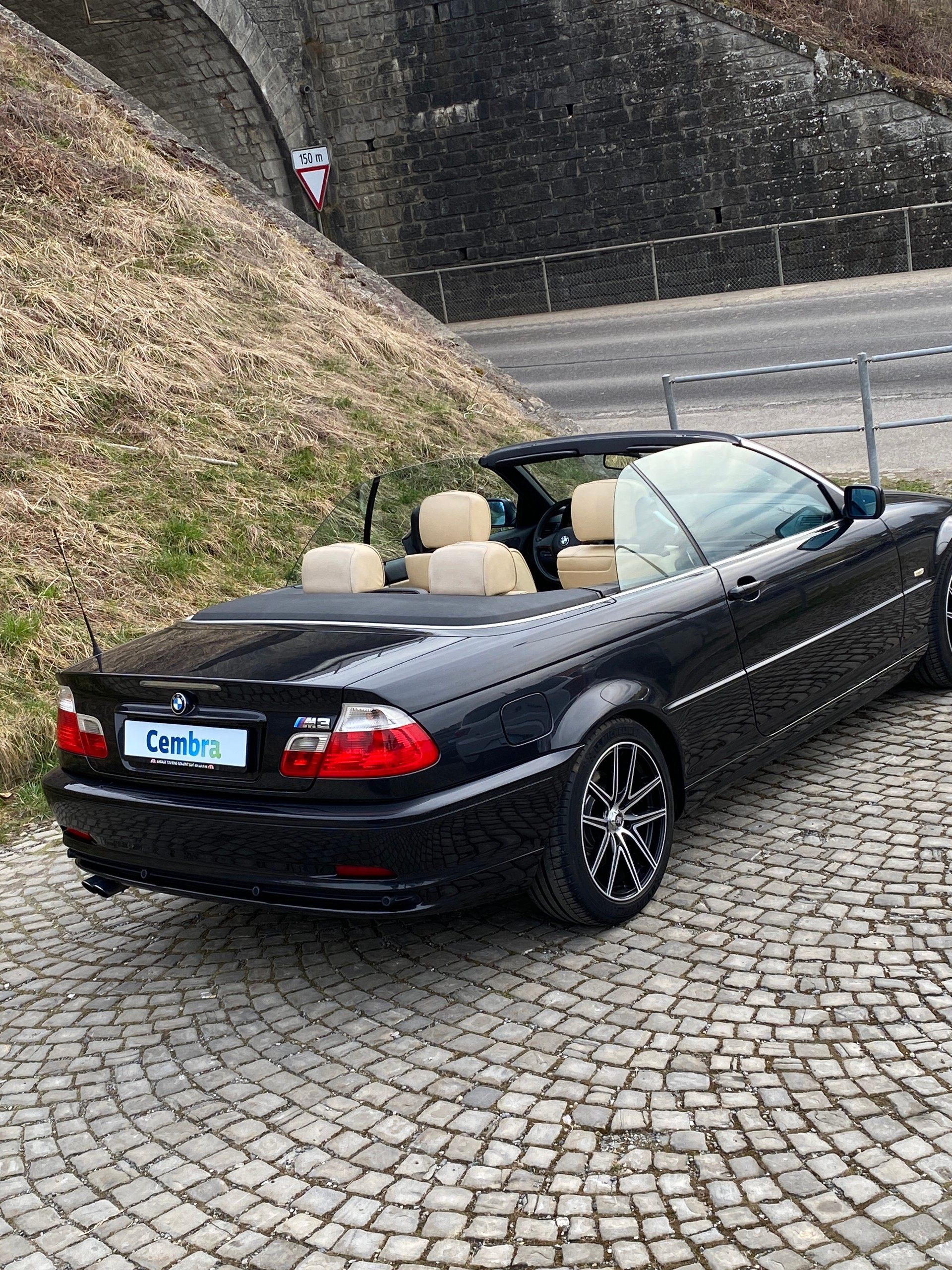 BMW 325Ci Cabriolet-image-8