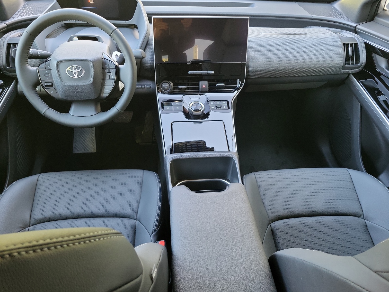 TOYOTA bZ4X Premium AWD-image-12