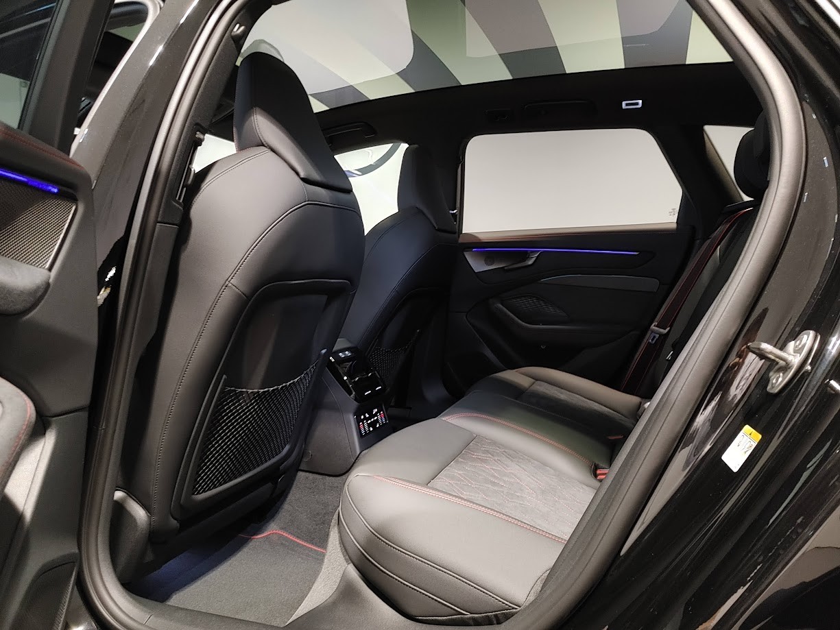 AUDI A6 Avant TFSI quattro 270 kW S tronic-image-10