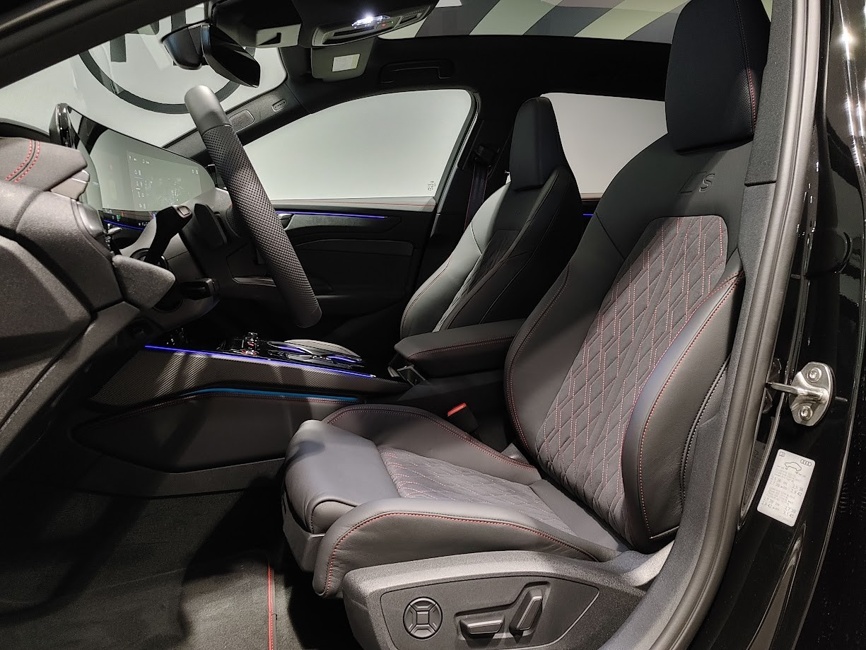 AUDI A6 Avant TFSI quattro 270 kW S tronic-image-3