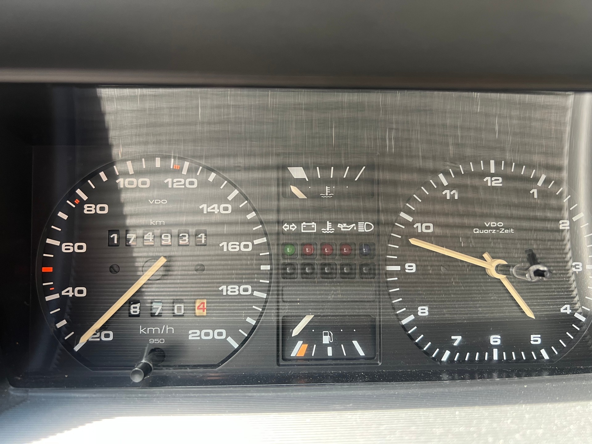 VW Golf 1300 GL-image-9