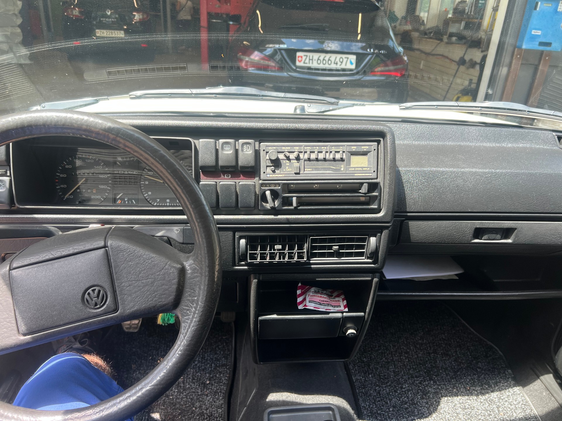 VW Golf 1300 GL-image-8