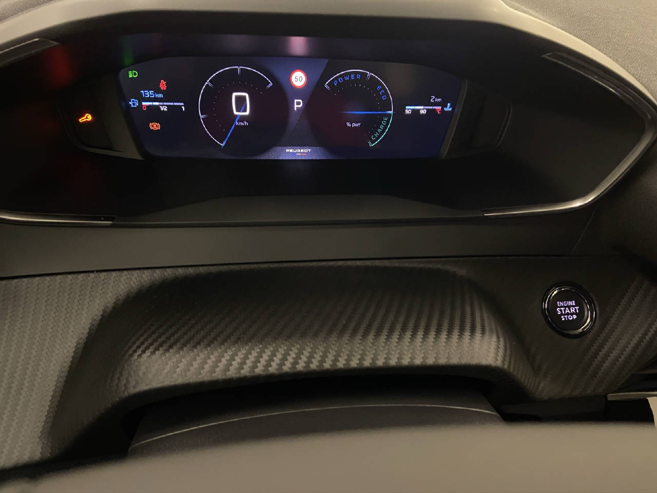 PEUGEOT 2008 1.2 Hybrid Allure Premium-image-9
