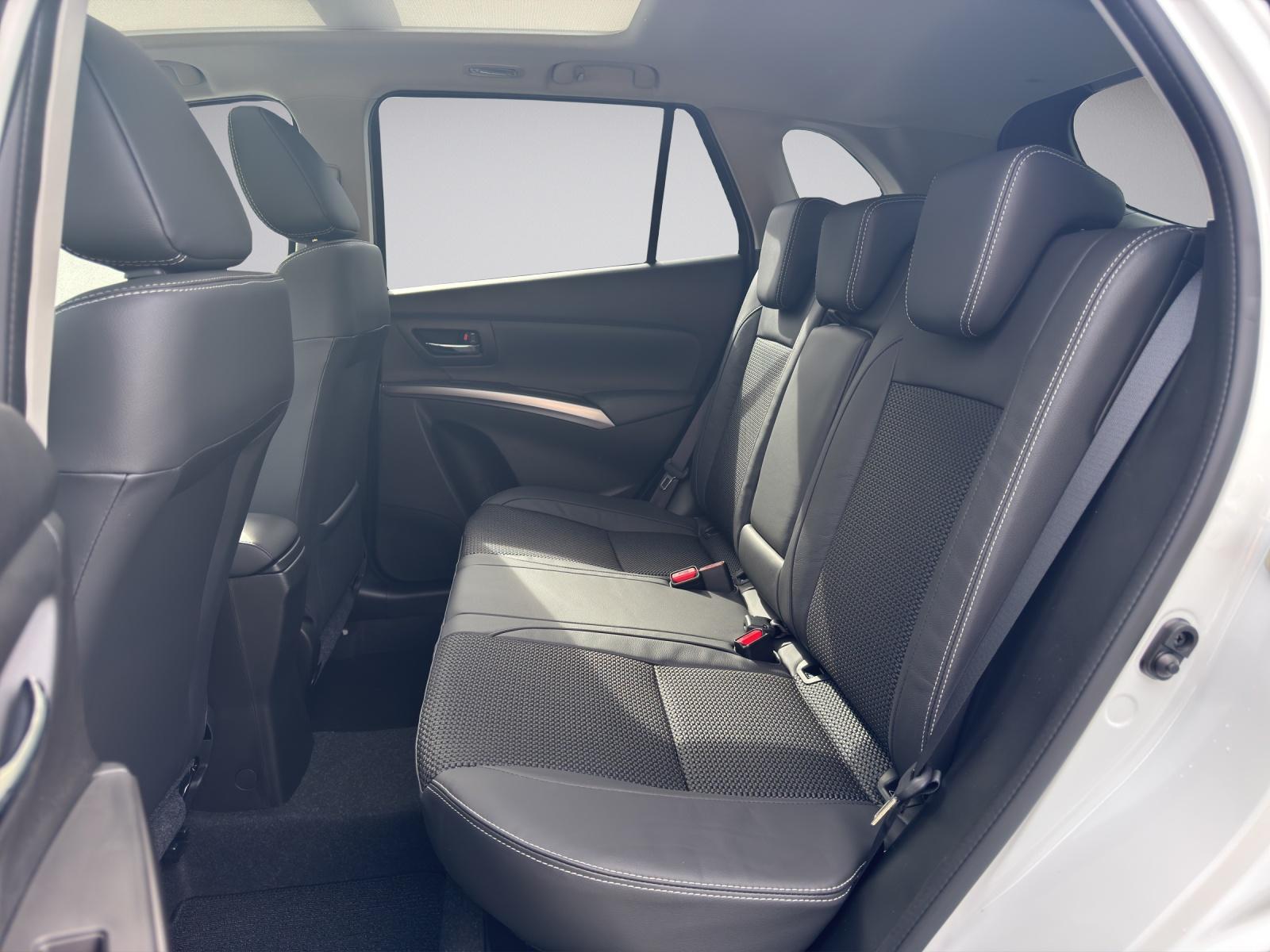 SUZUKI S-Cross 1.4 T Compact Top Hybrid 4x4-image-14