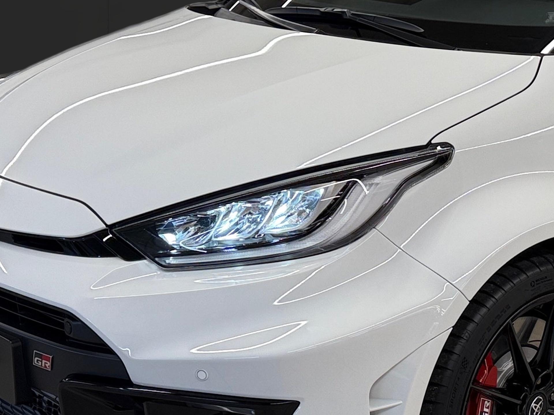 TOYOTA Yaris 1.6 GR Sport A-image-8