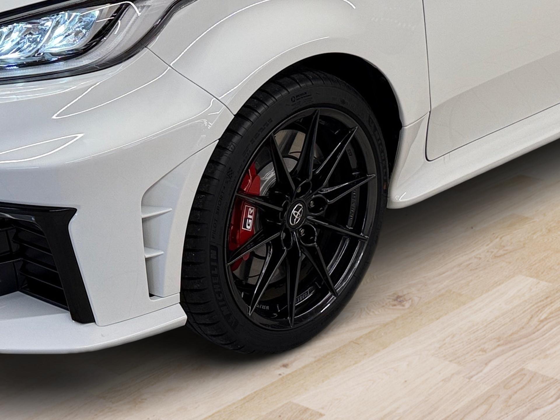 TOYOTA Yaris 1.6 GR Sport A-image-9