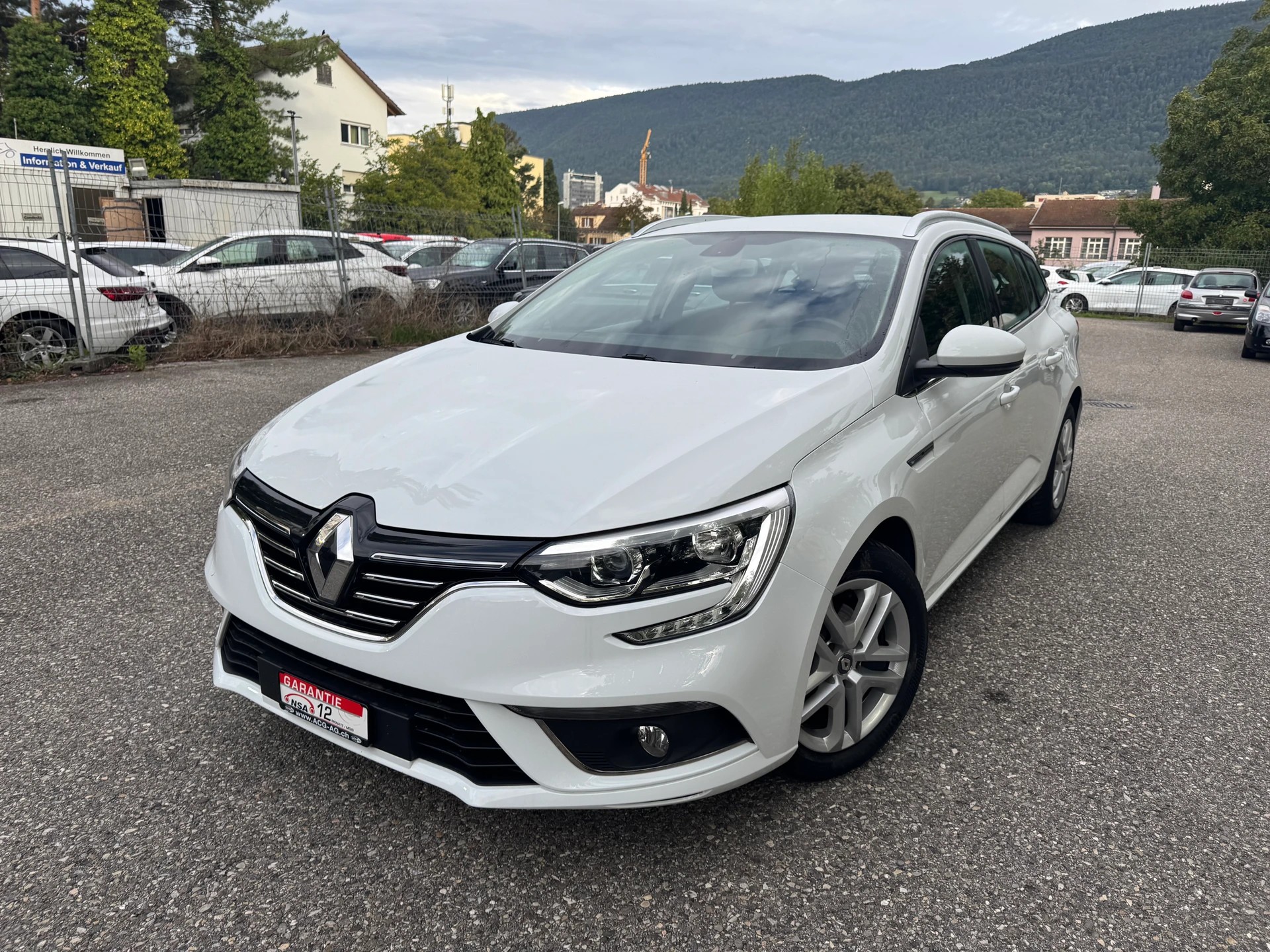 RENAULT Mégane Grandtour 1.5 dCi Business EDC * Gr.Navi * Klima-auto * Tempomat * PDC H * Ab MFK 25.09.2025
