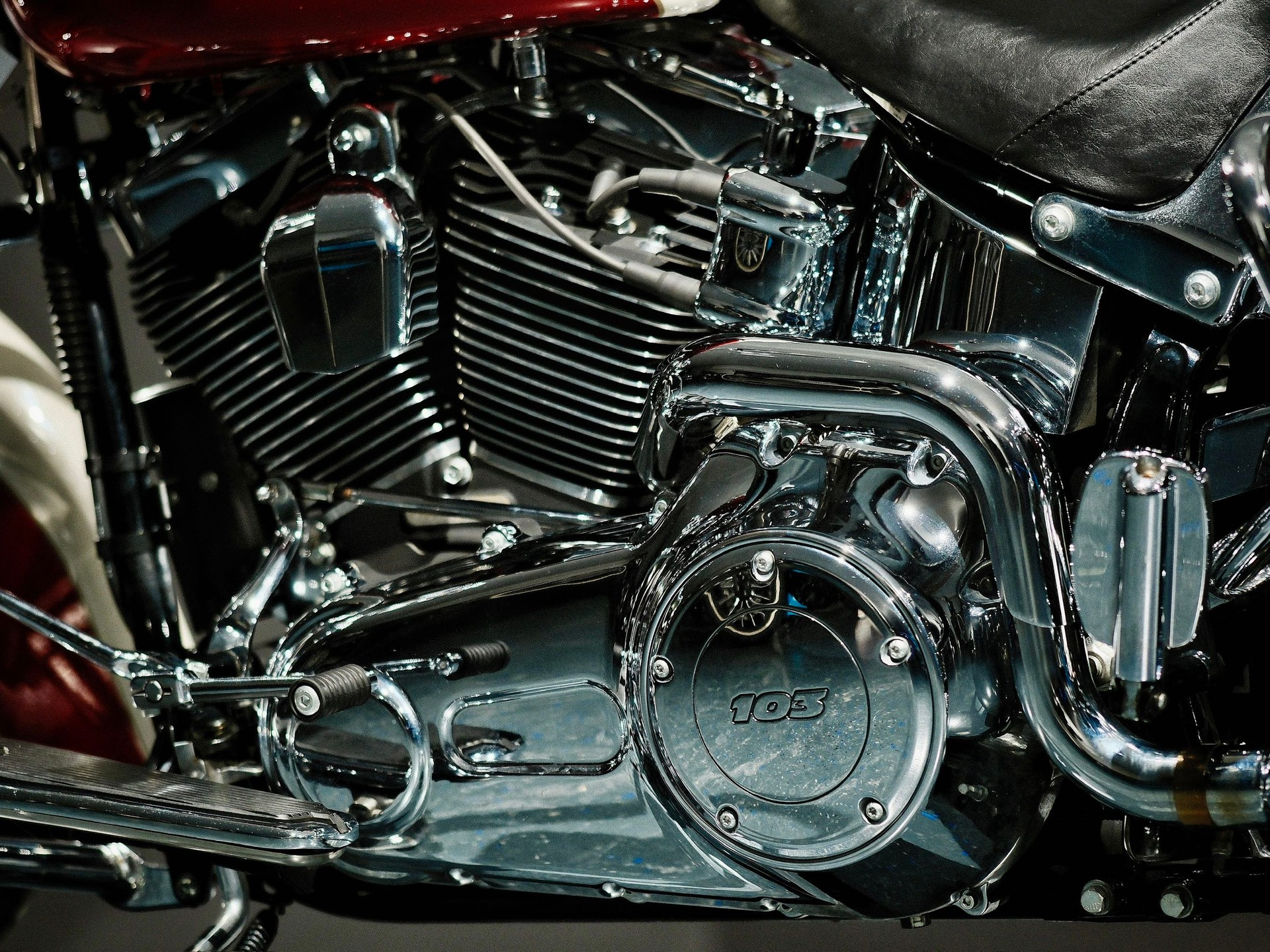 HARLEY-DAVIDSON FLSTN Softail Deluxe ABS-image-11