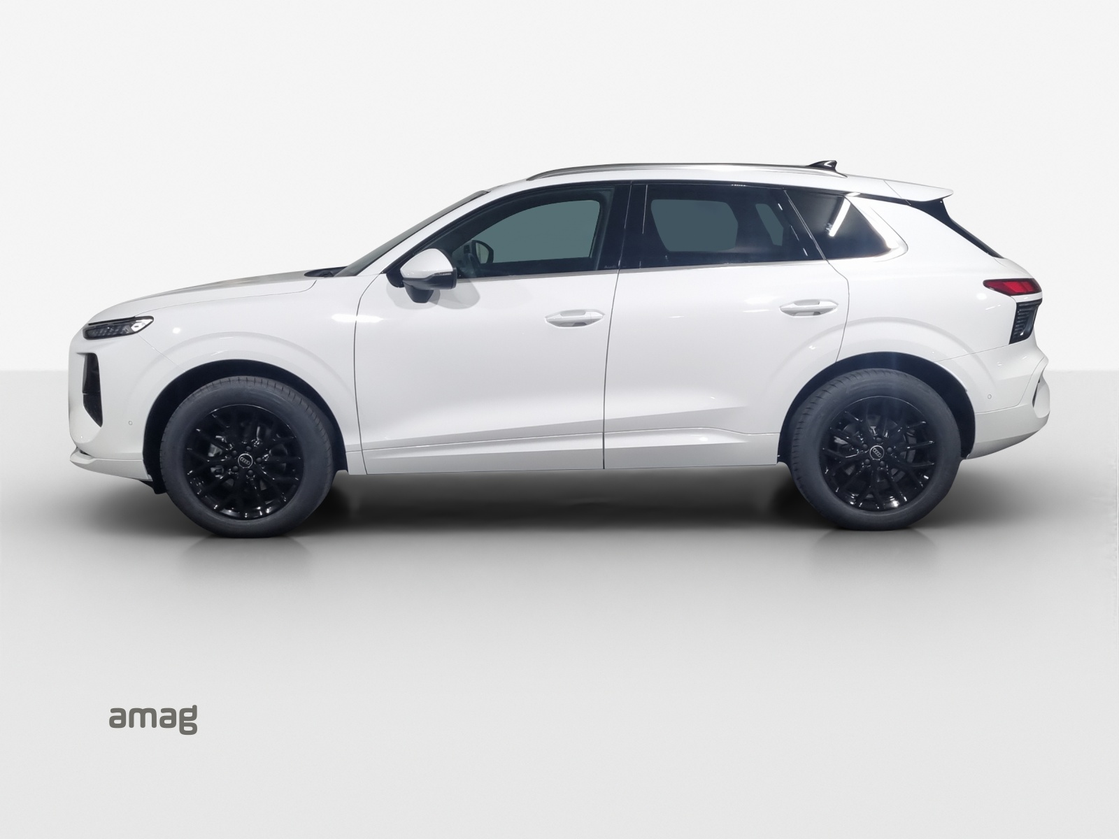 AUDI Q3 SUV 110 kW TFSI S tronic-image-1