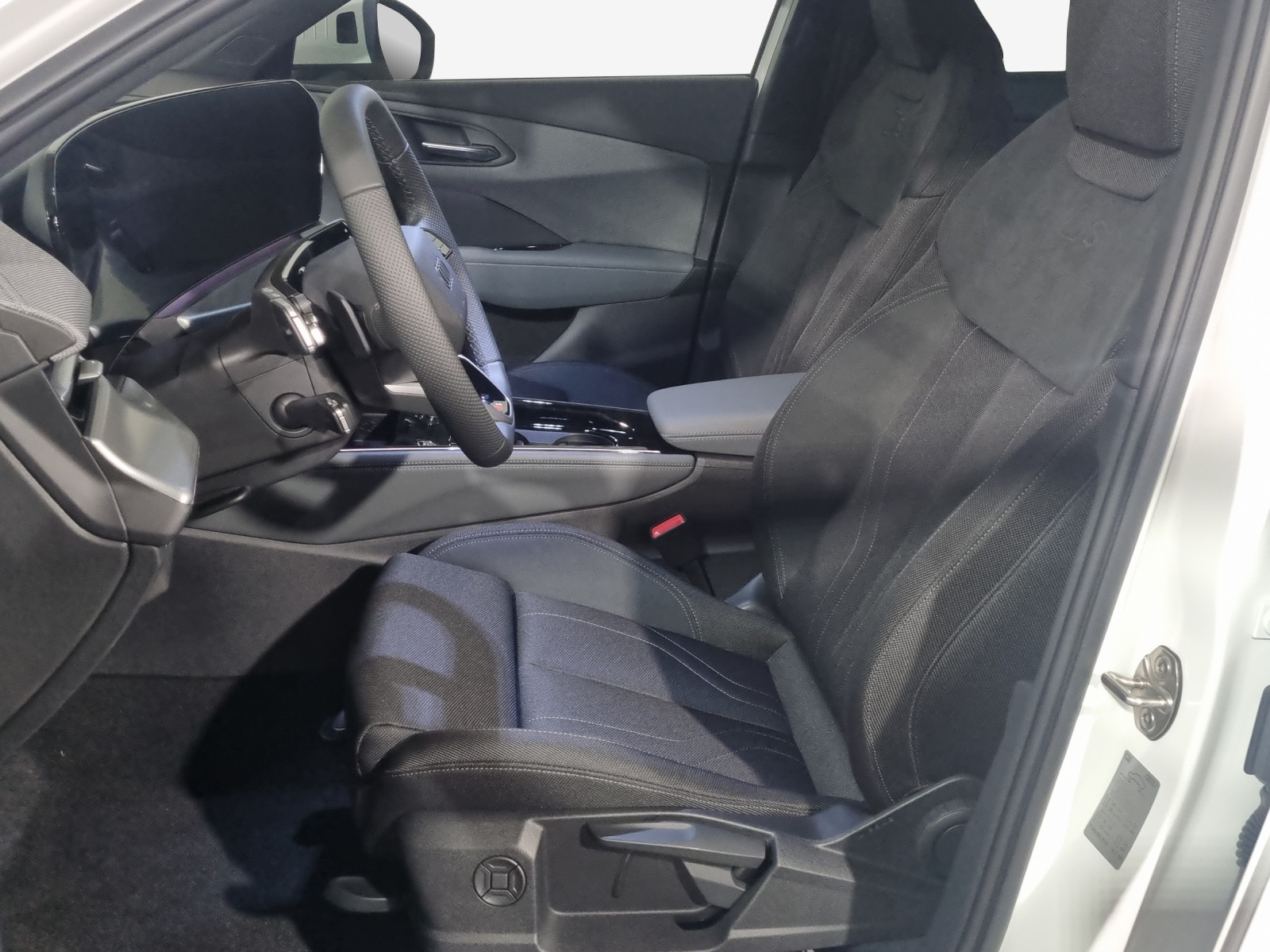 AUDI Q3 SUV 110 kW TFSI S tronic-image-7