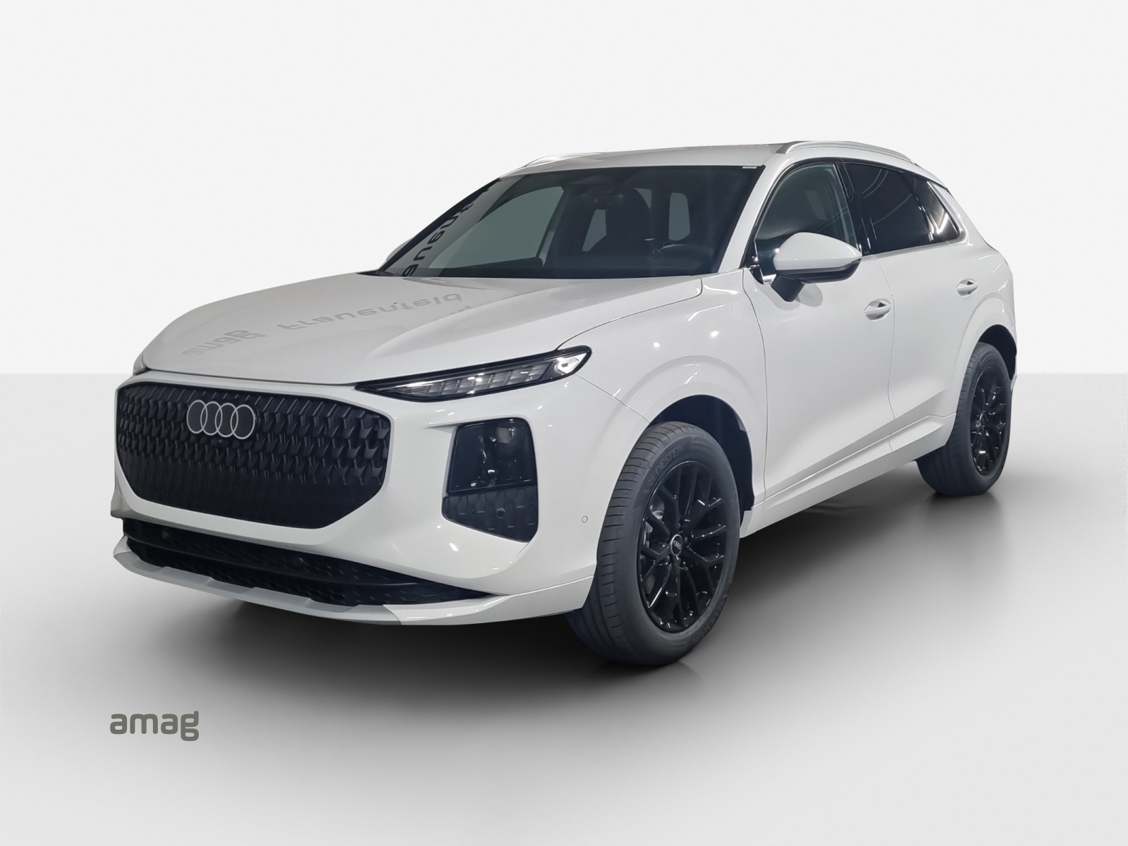 AUDI Q3 SUV 110 kW TFSI S tronic-image-0