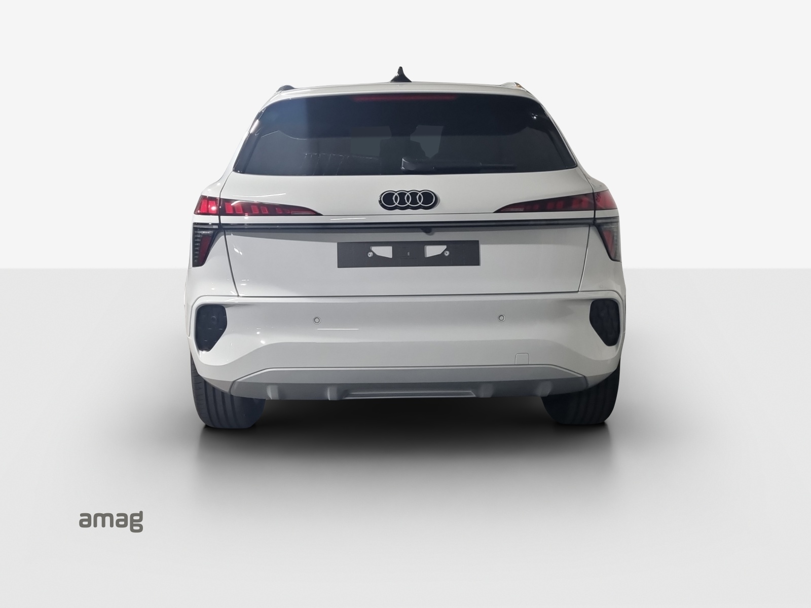 AUDI Q3 SUV 110 kW TFSI S tronic-image-3