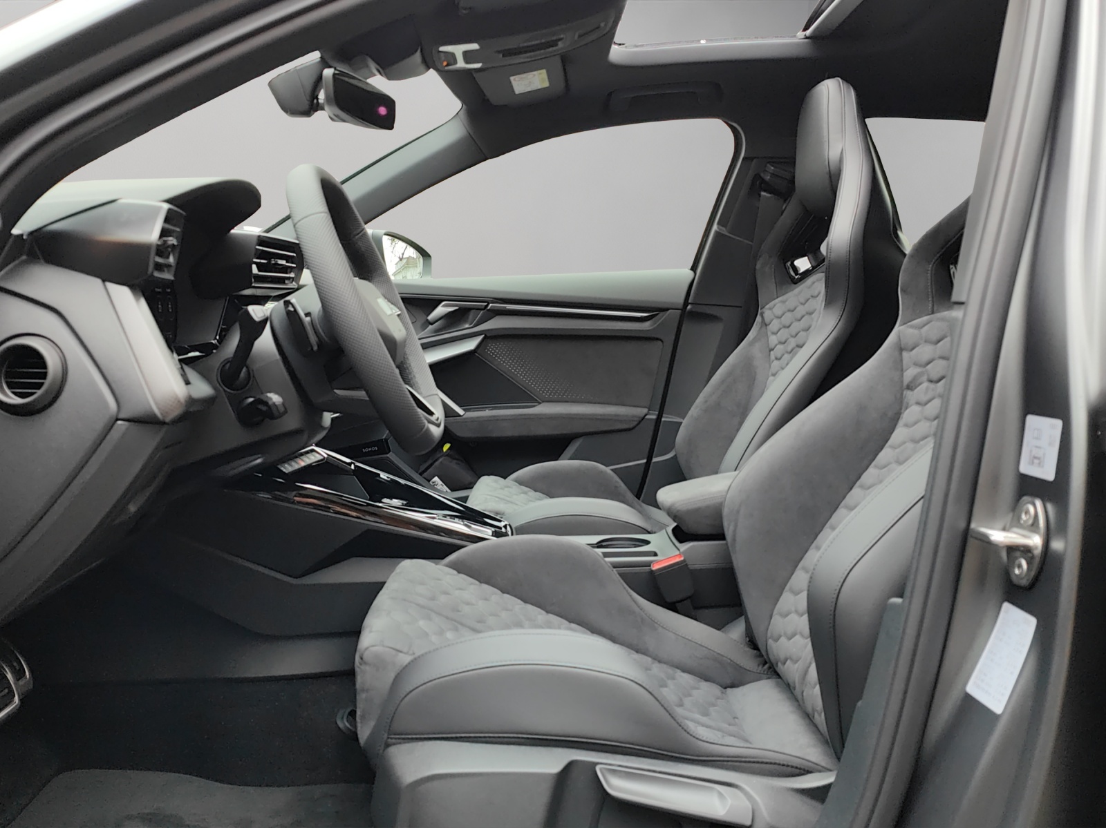 AUDI RS3 Sportback 2.5 TSI quattro S-tronic-image-9
