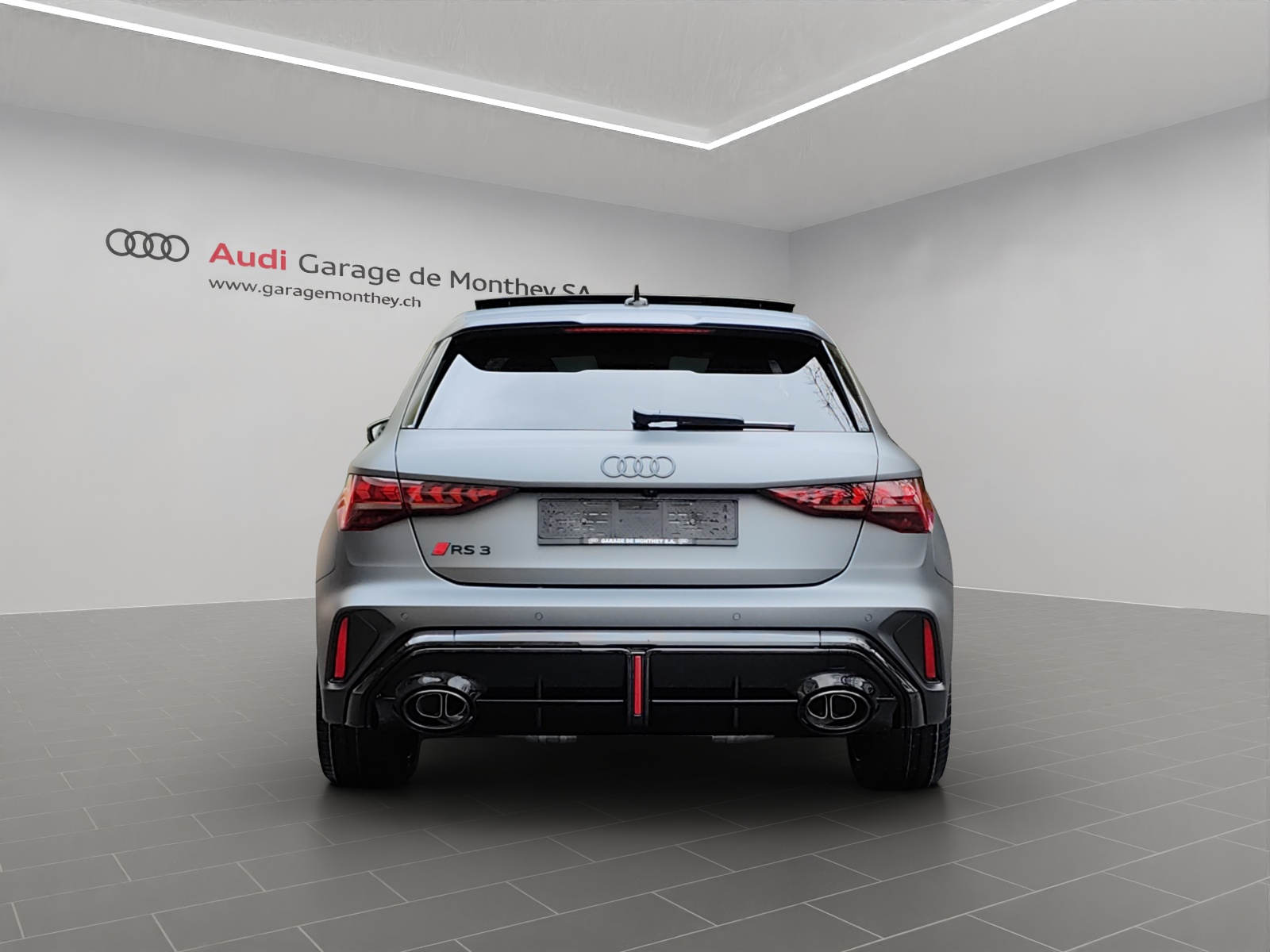 AUDI RS3 Sportback 2.5 TSI quattro S-tronic-image-4