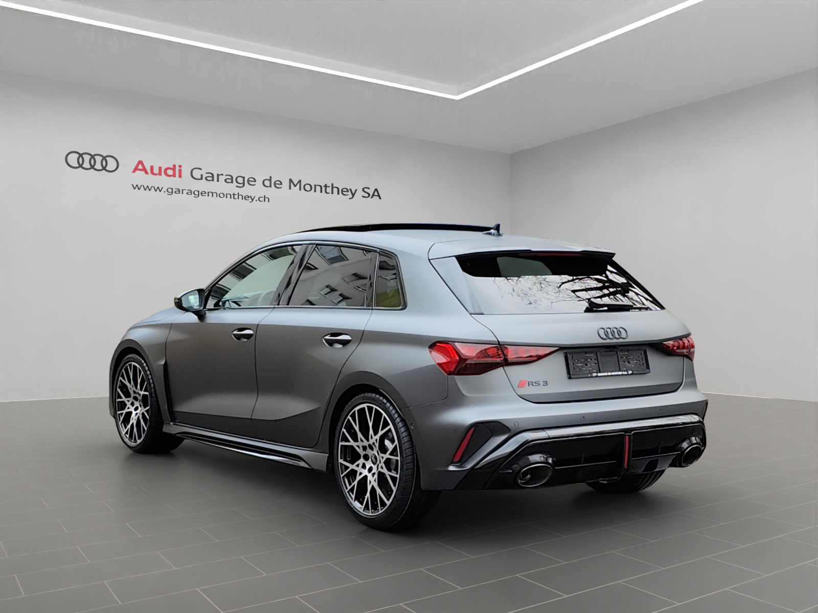 AUDI RS3 Sportback 2.5 TSI quattro S-tronic-image-5
