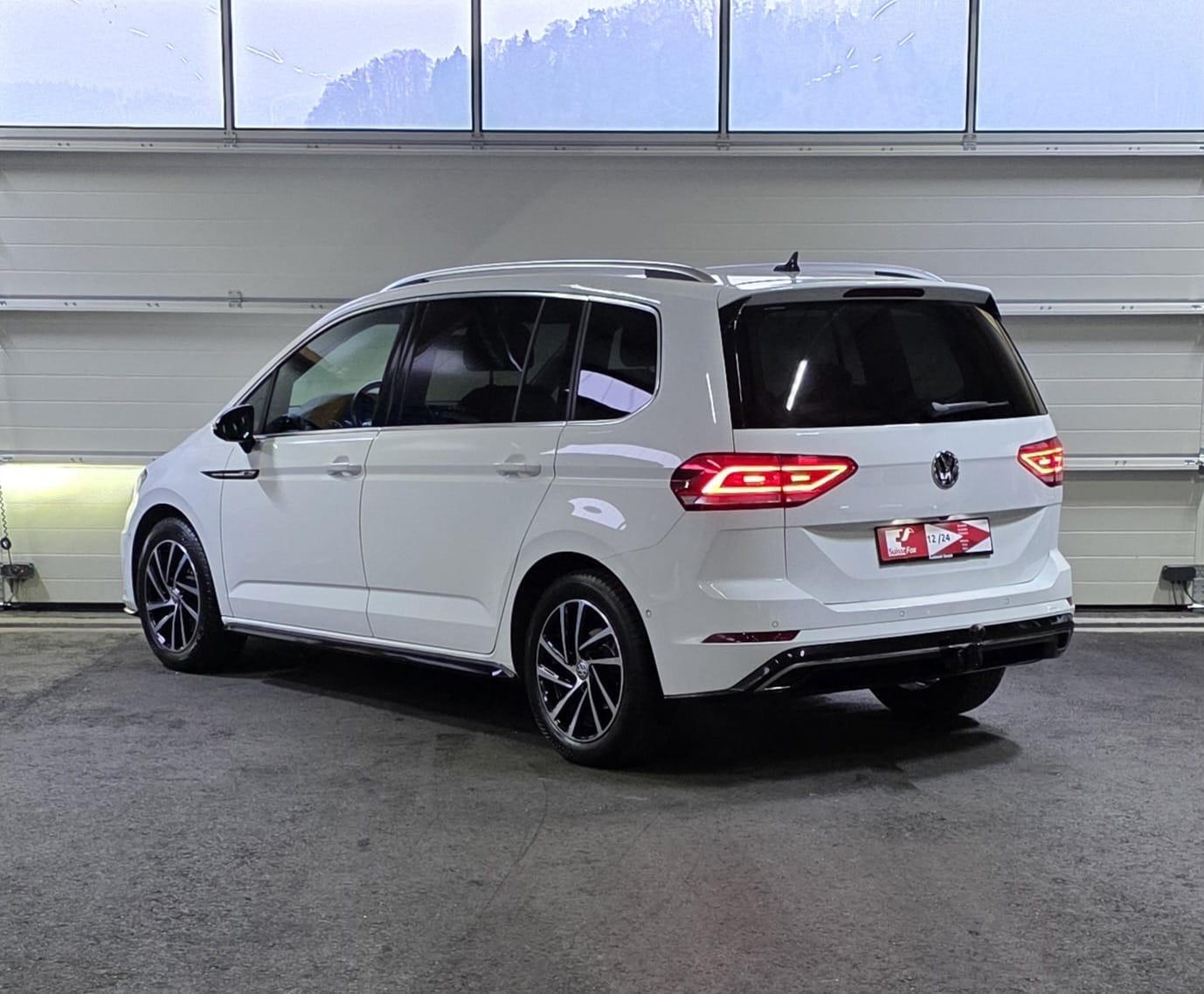 VW Touran 1.5 TSI EVO R-Line DSG *7-Plätzer**CH-Fahrzeug* + AHK-image-2