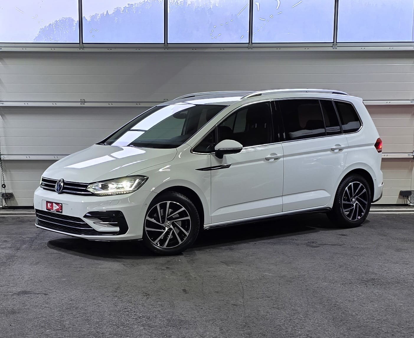VW Touran 1.5 TSI EVO R-Line DSG *7-Plätzer**CH-Fahrzeug* + AHK-image-0
