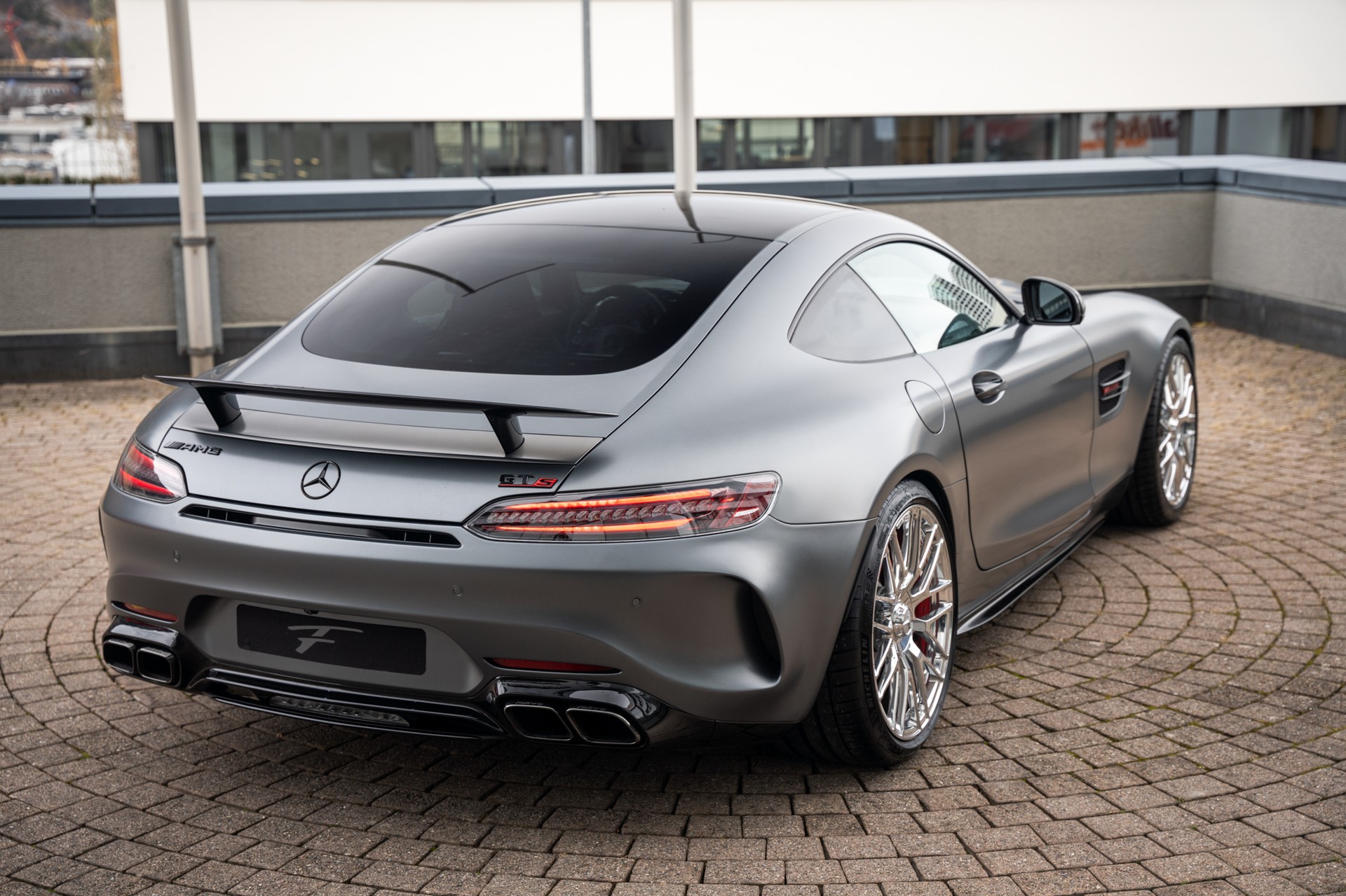 MERCEDES-BENZ AMG GT S Speedshift DCT-image-2
