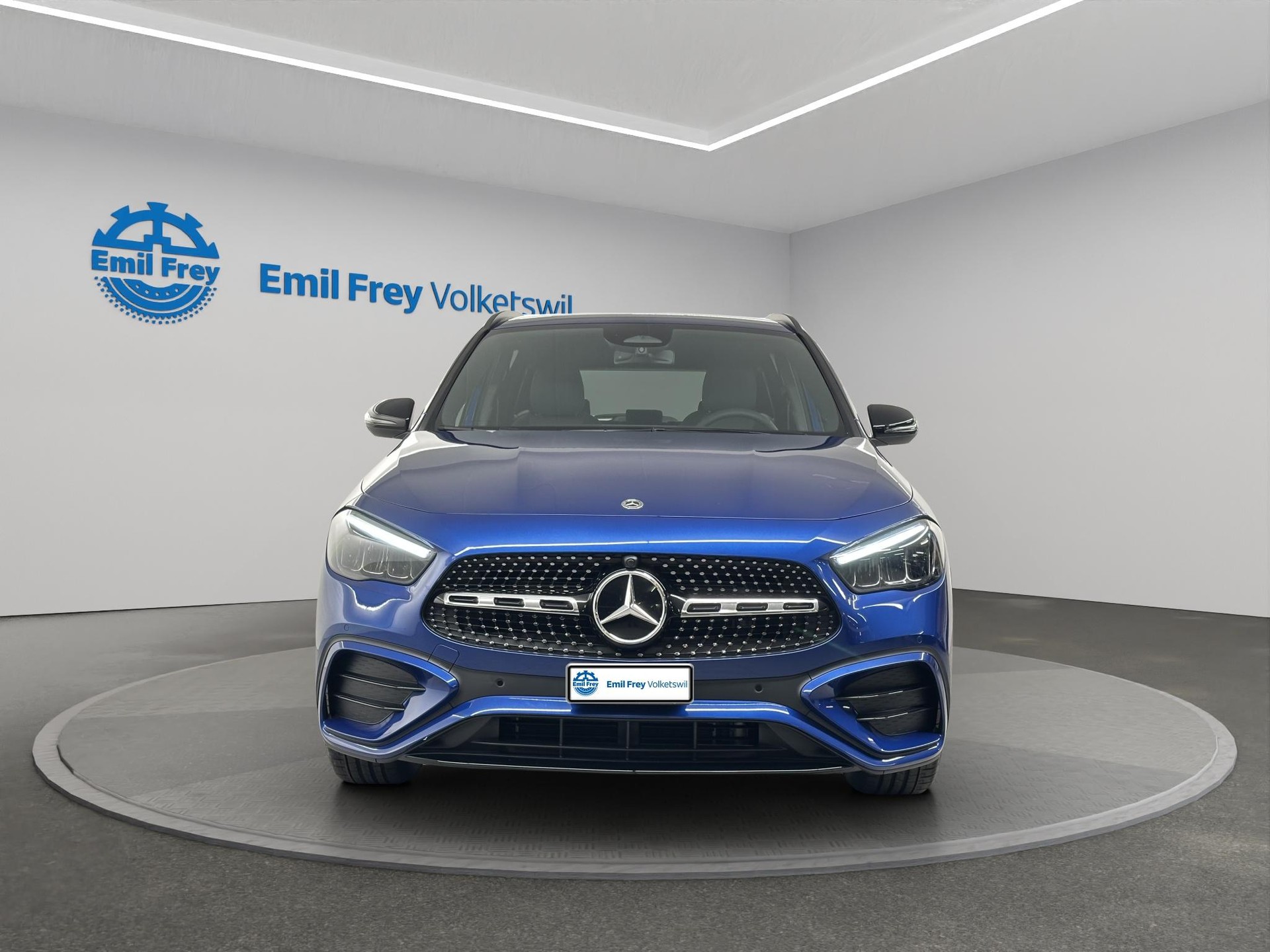 MERCEDES-BENZ GLA 200 AMG Line-image-3