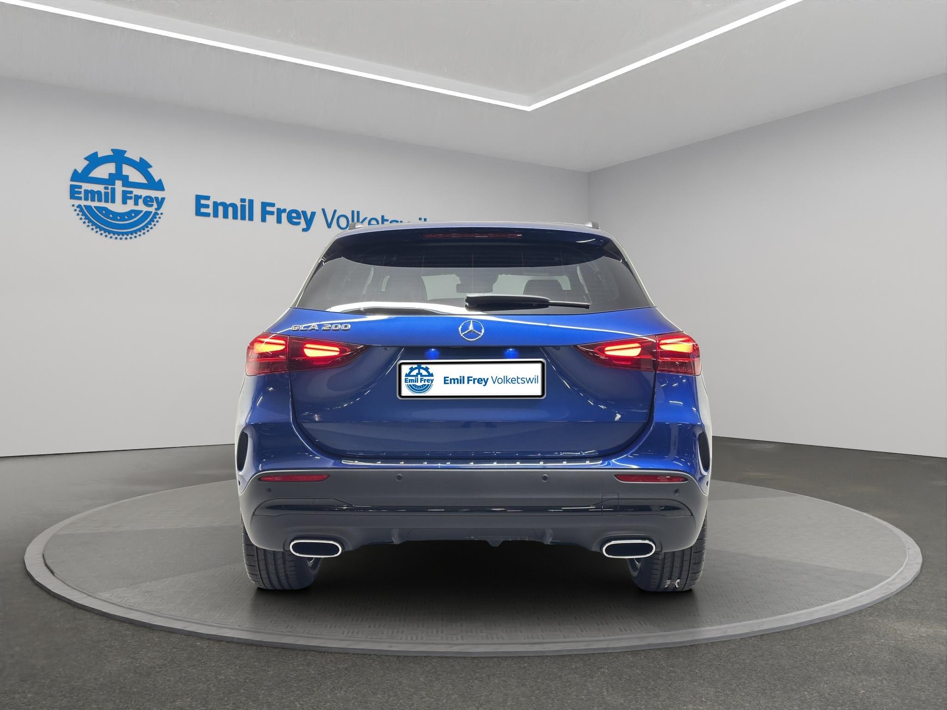 MERCEDES-BENZ GLA 200 AMG Line-image-4