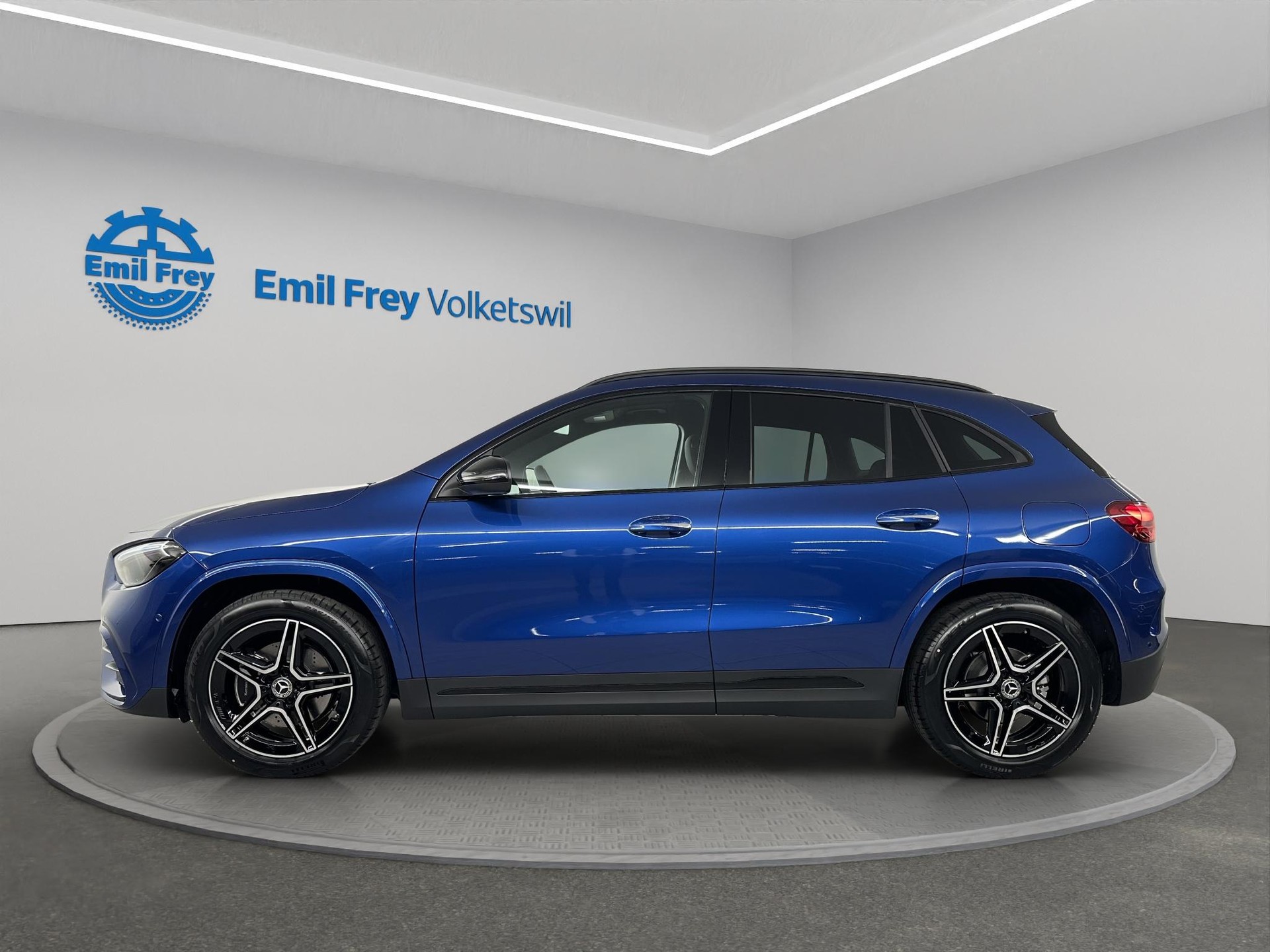 MERCEDES-BENZ GLA 200 AMG Line-image-1