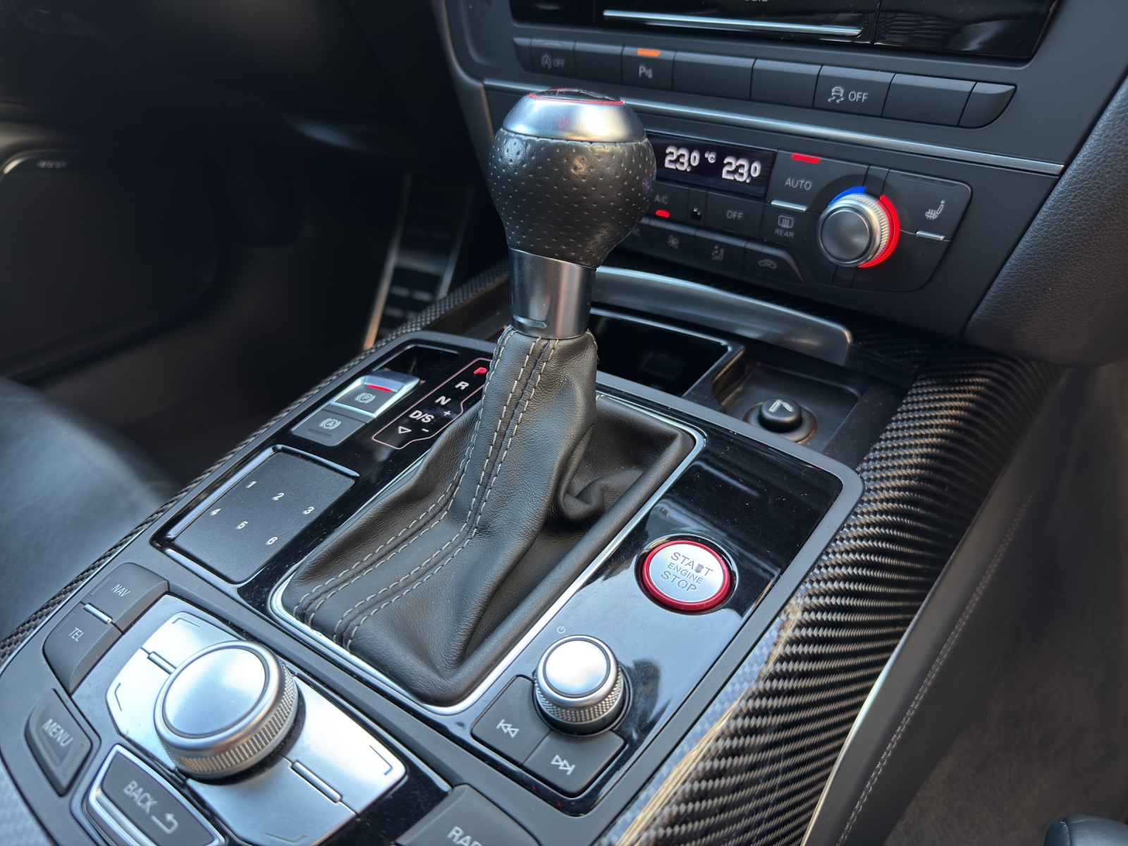 AUDI RS6 Avant 4.0 TFSI V8 quattro Tiptronic-image-11