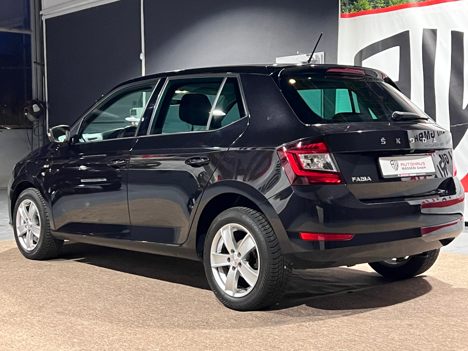 SKODA Fabia 1.0 TSI Drive-image-5