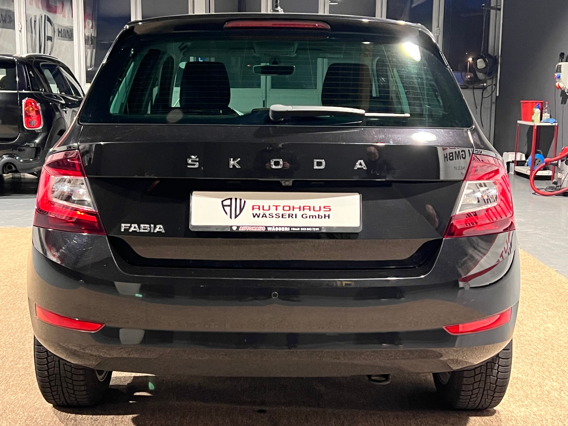 SKODA Fabia 1.0 TSI Drive-image-3