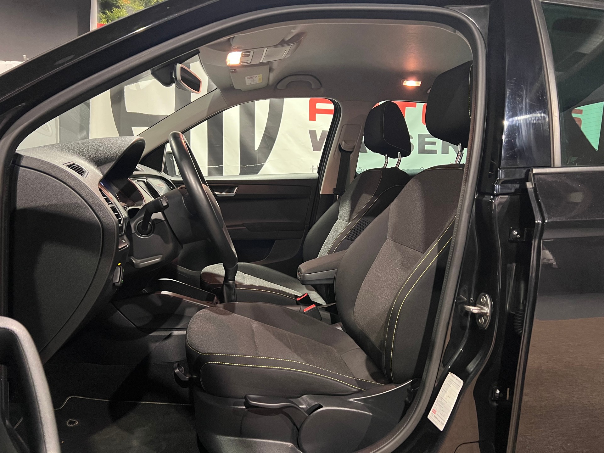 SKODA Fabia 1.0 TSI Drive-image-11