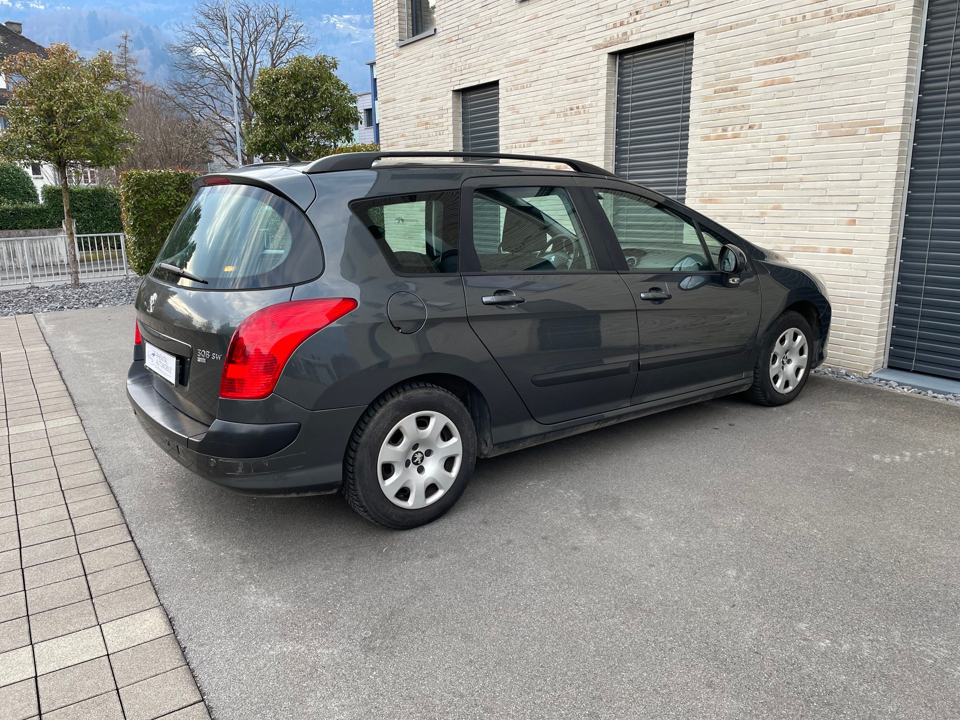 PEUGEOT 308 SW 1.6 HDI Business-image-9