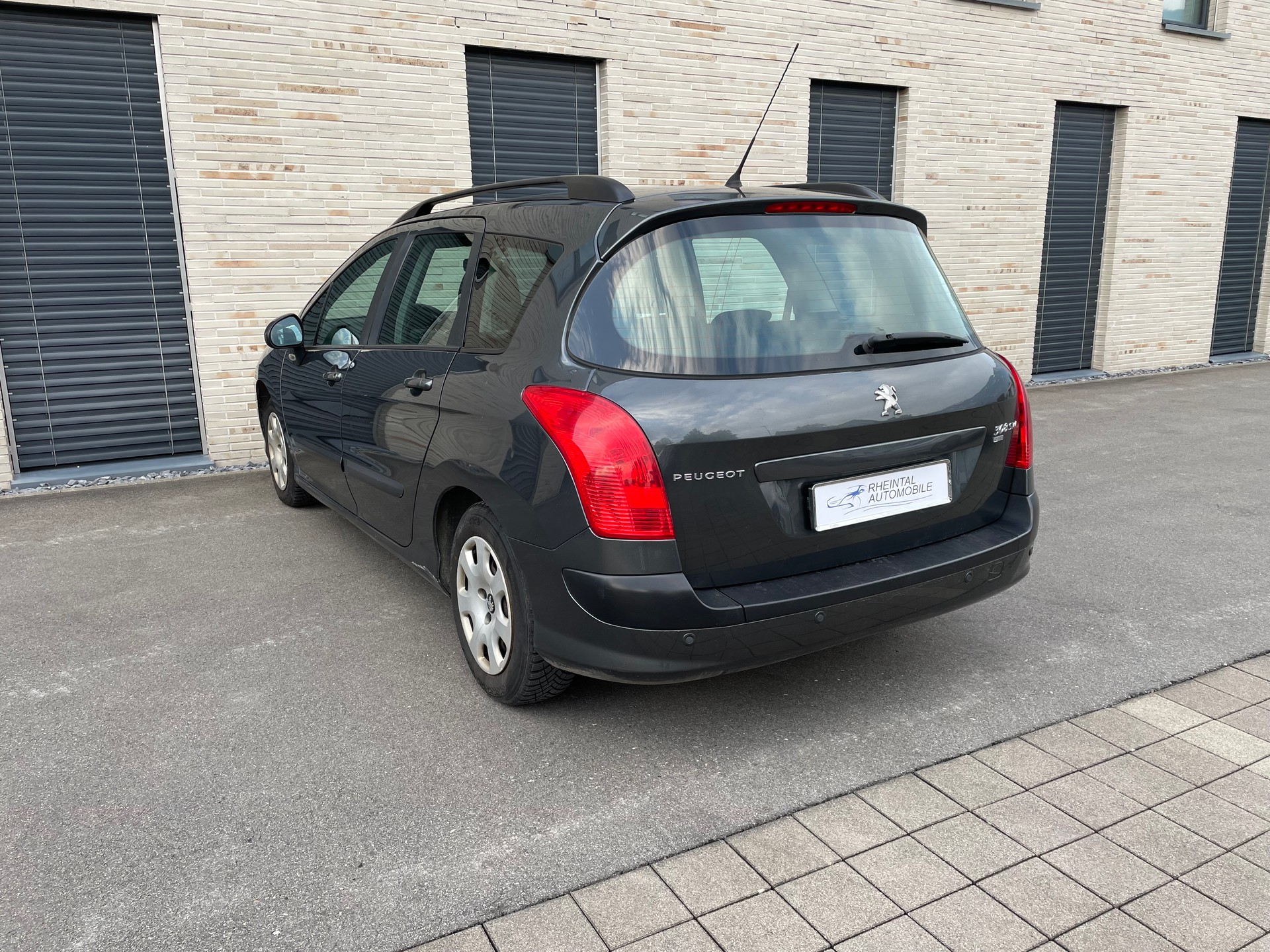 PEUGEOT 308 SW 1.6 HDI Business-image-10