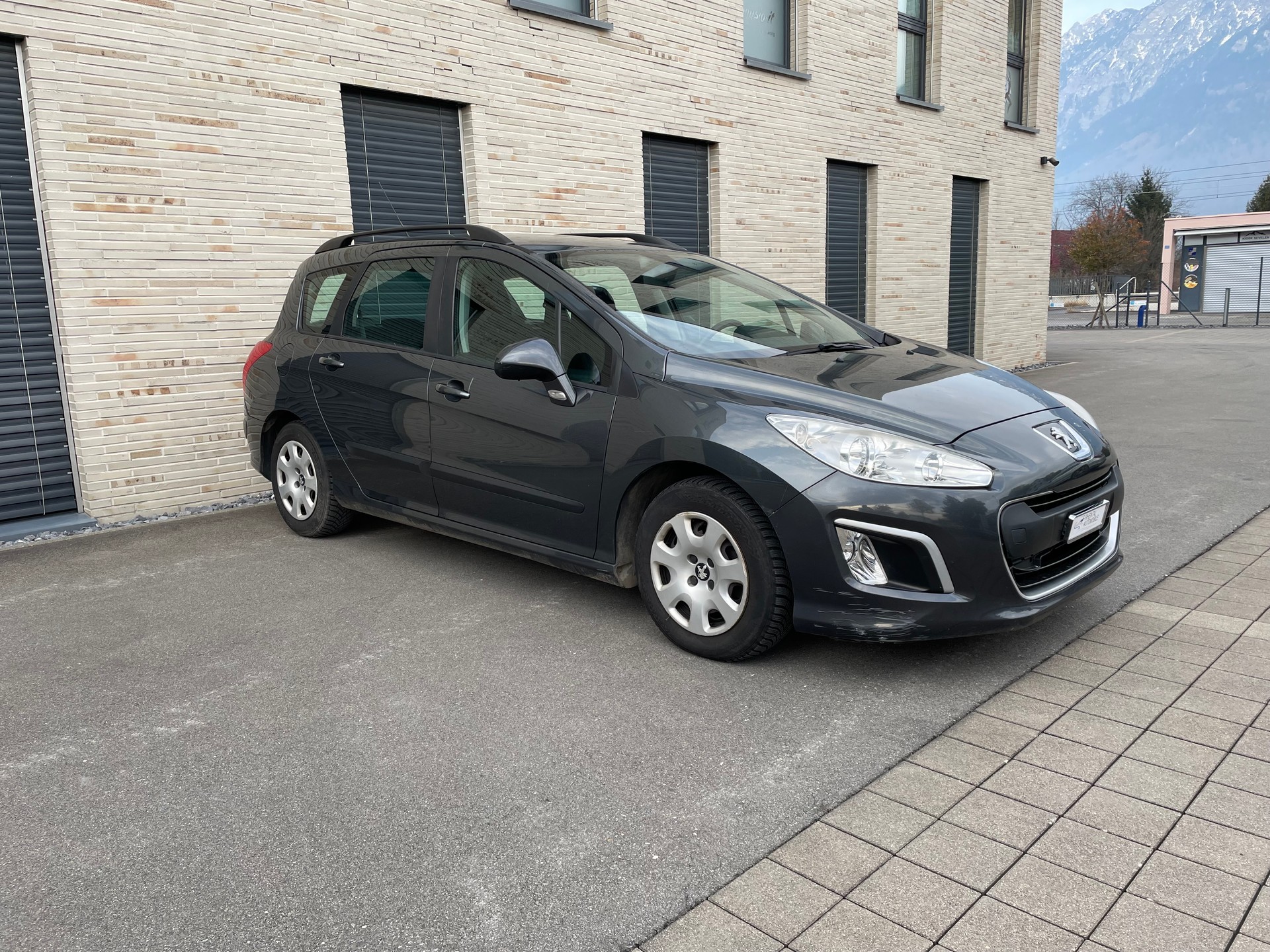 PEUGEOT 308 SW 1.6 HDI Business-image-6